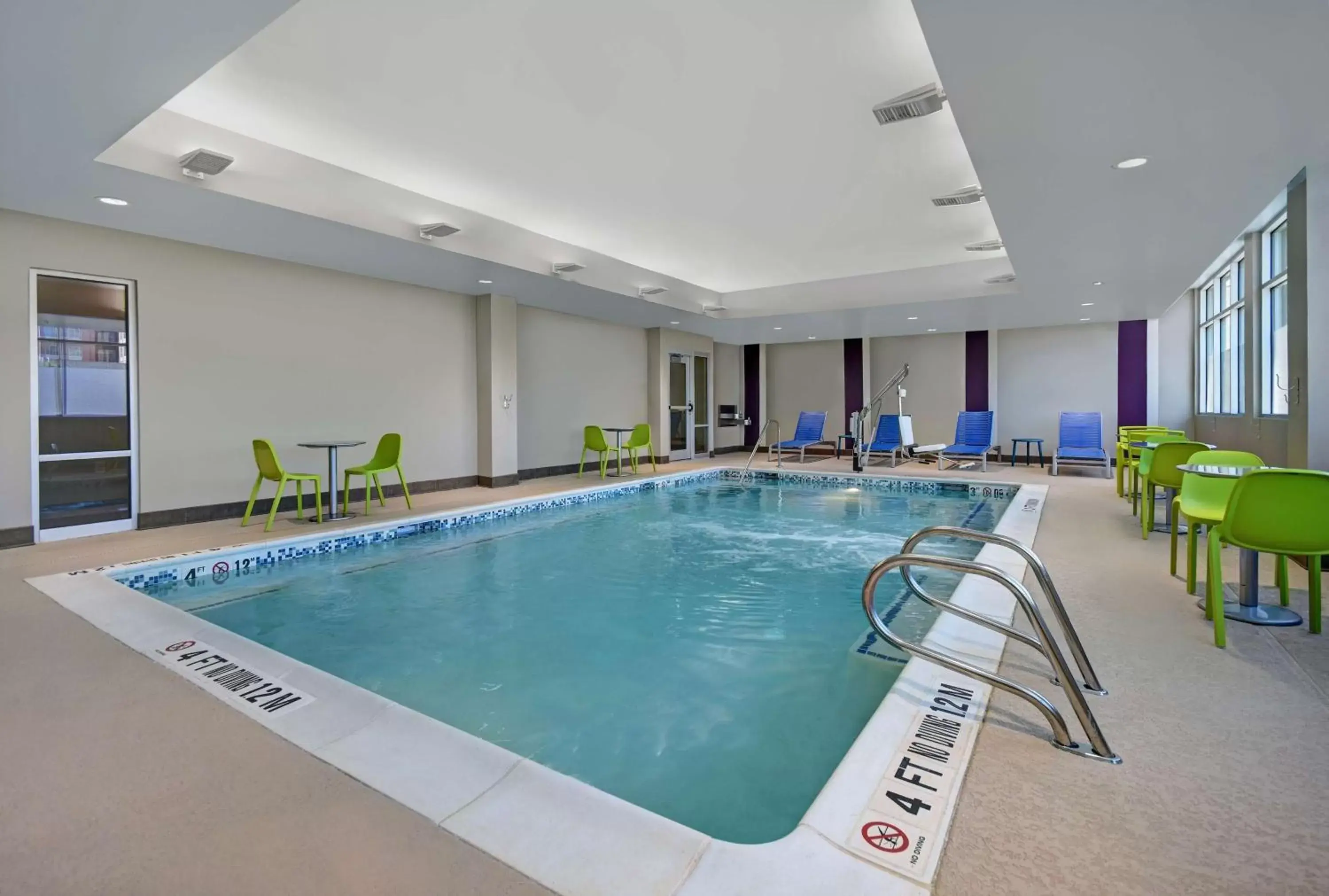 Swimming Pool in Home2 Suites by Hilton Atlanta Airport North