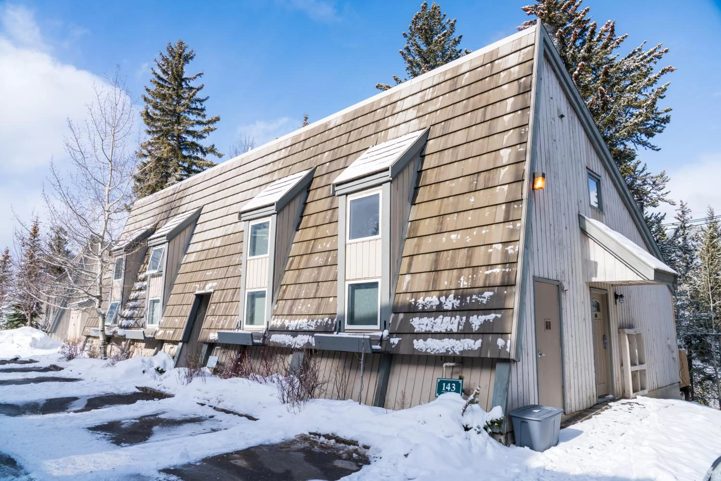 Property building in Tunnel Mountain Resort