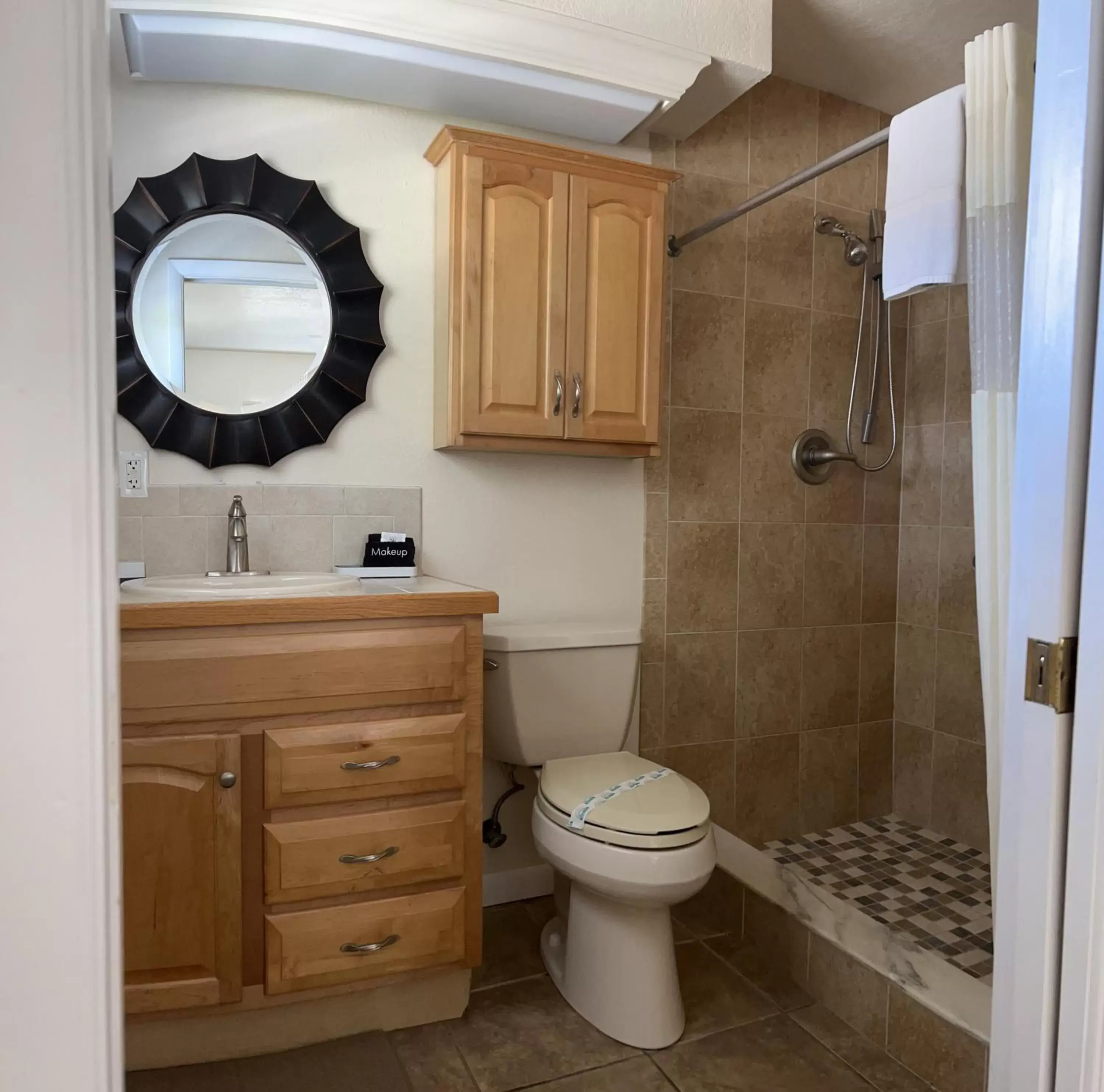 Bathroom in Hontoon Landing Resort & Marina