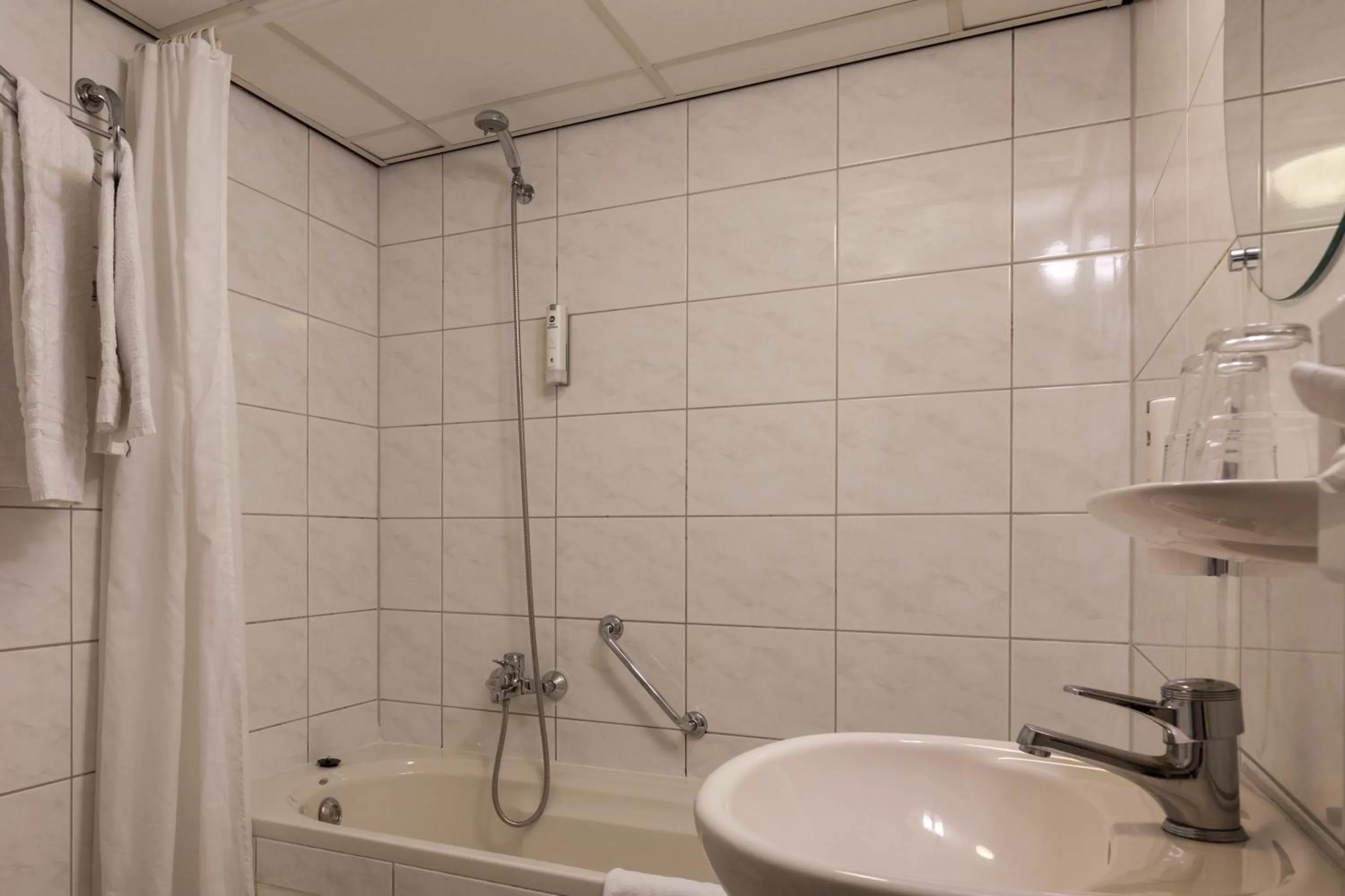 Shower in Amsterdam Hotel Uithoorn