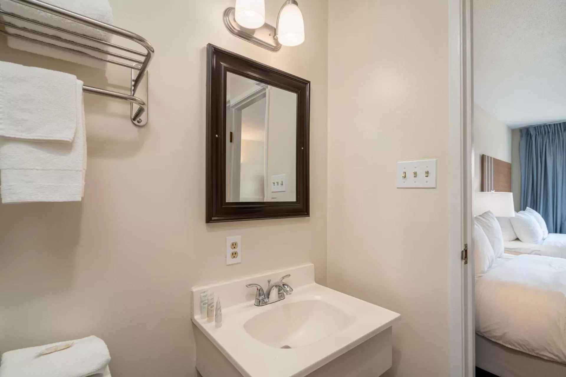 Bathroom in Nevada Flats Hotel