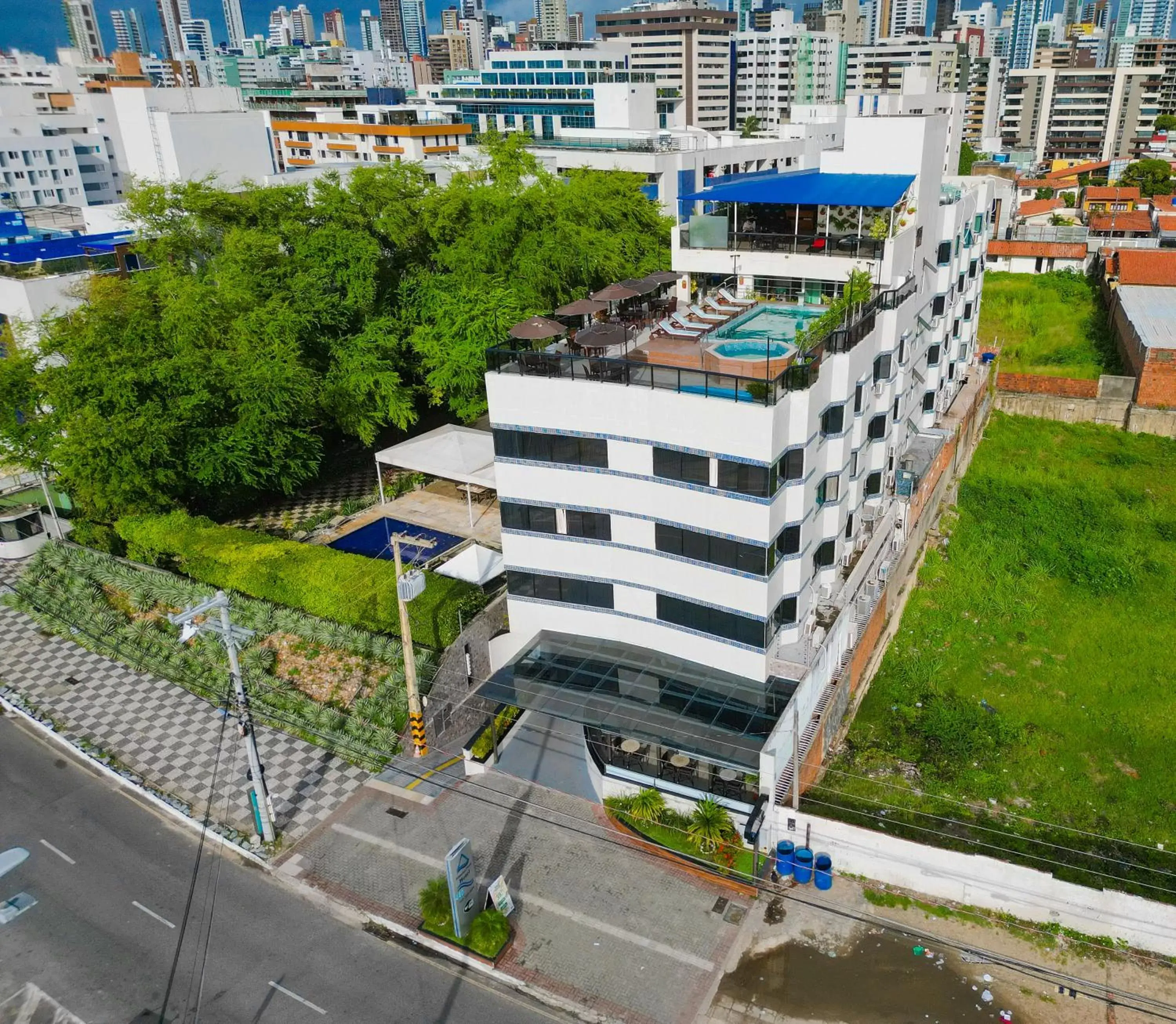 Facade/entrance, Bird's-eye View in Atlântico Praia Hotel