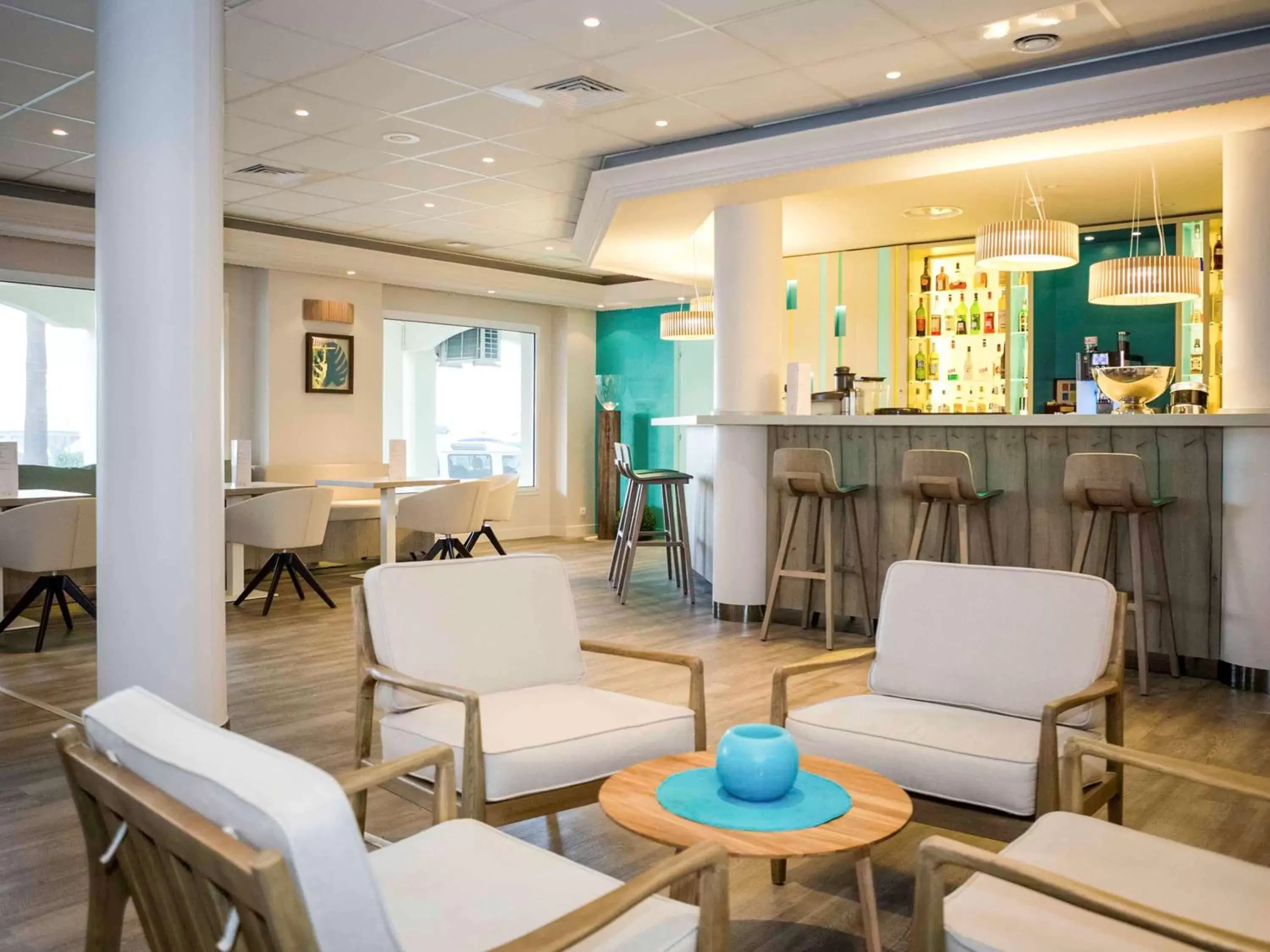 Lounge or bar, Lounge/Bar in Mercure Thalasso & Spa Port Fréjus