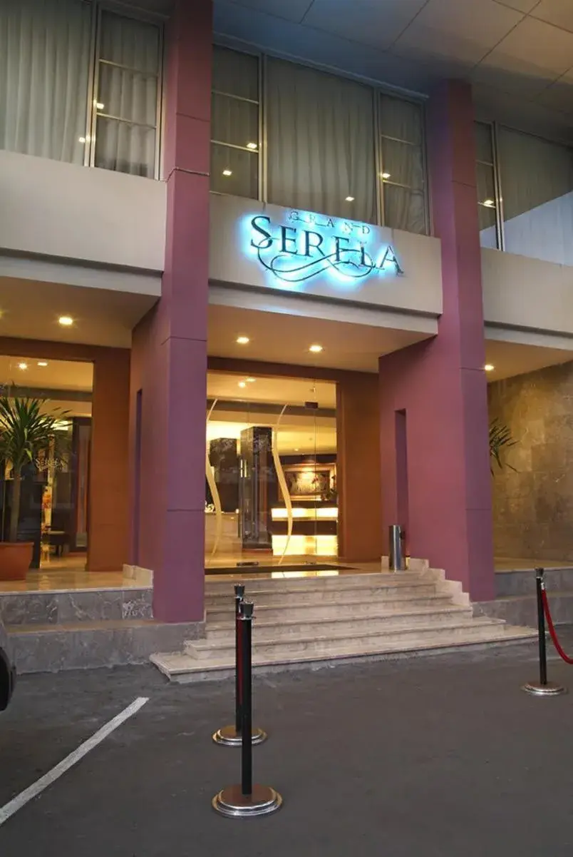 Facade/entrance in Serela Riau by KAGUM Hotels