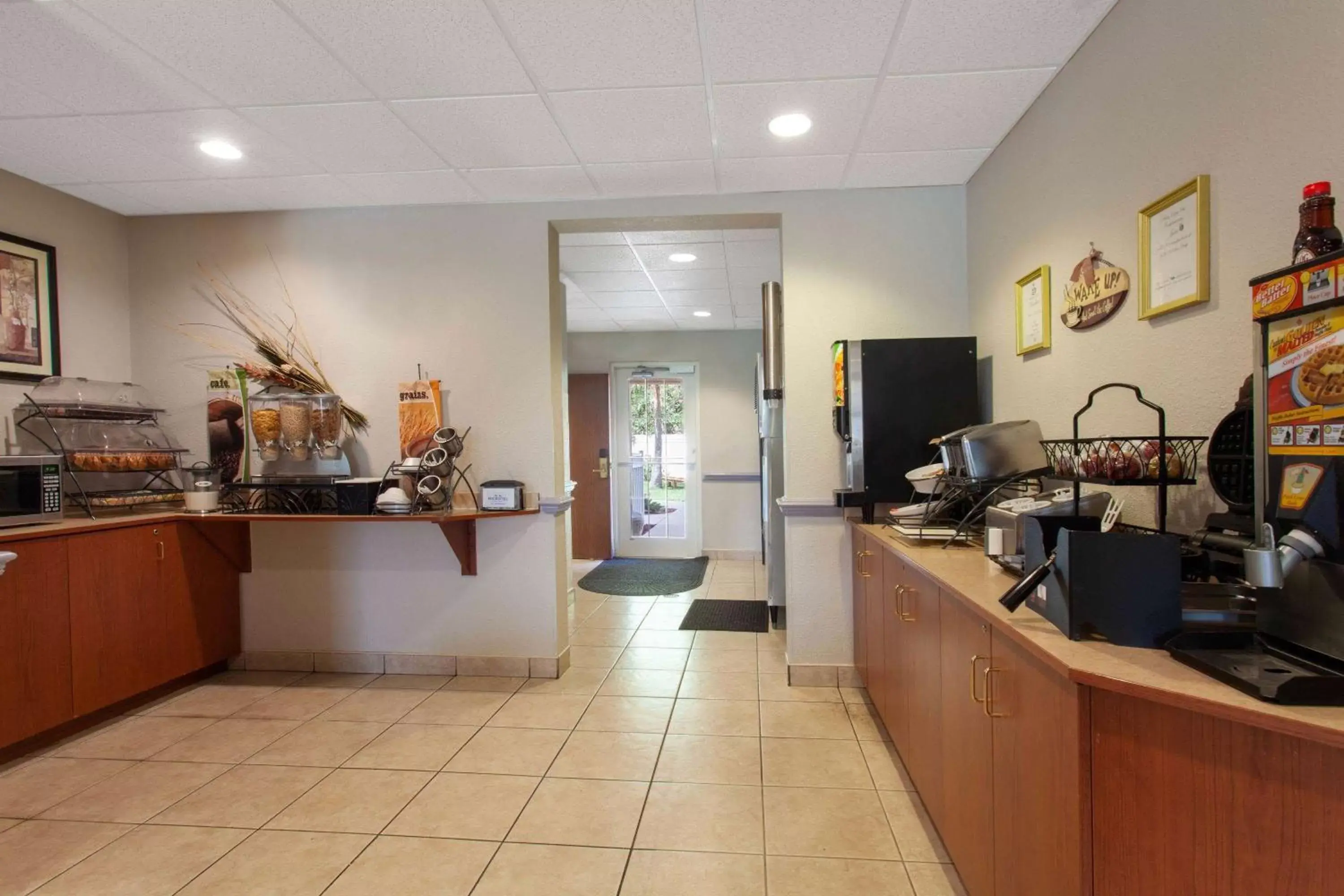 Breakfast in Microtel Inn and Suites by Wyndham - Lady Lake/ The Villages Breakfast in Microtel Inn and Suites by Wyndham - Lady Lake/ The Villages