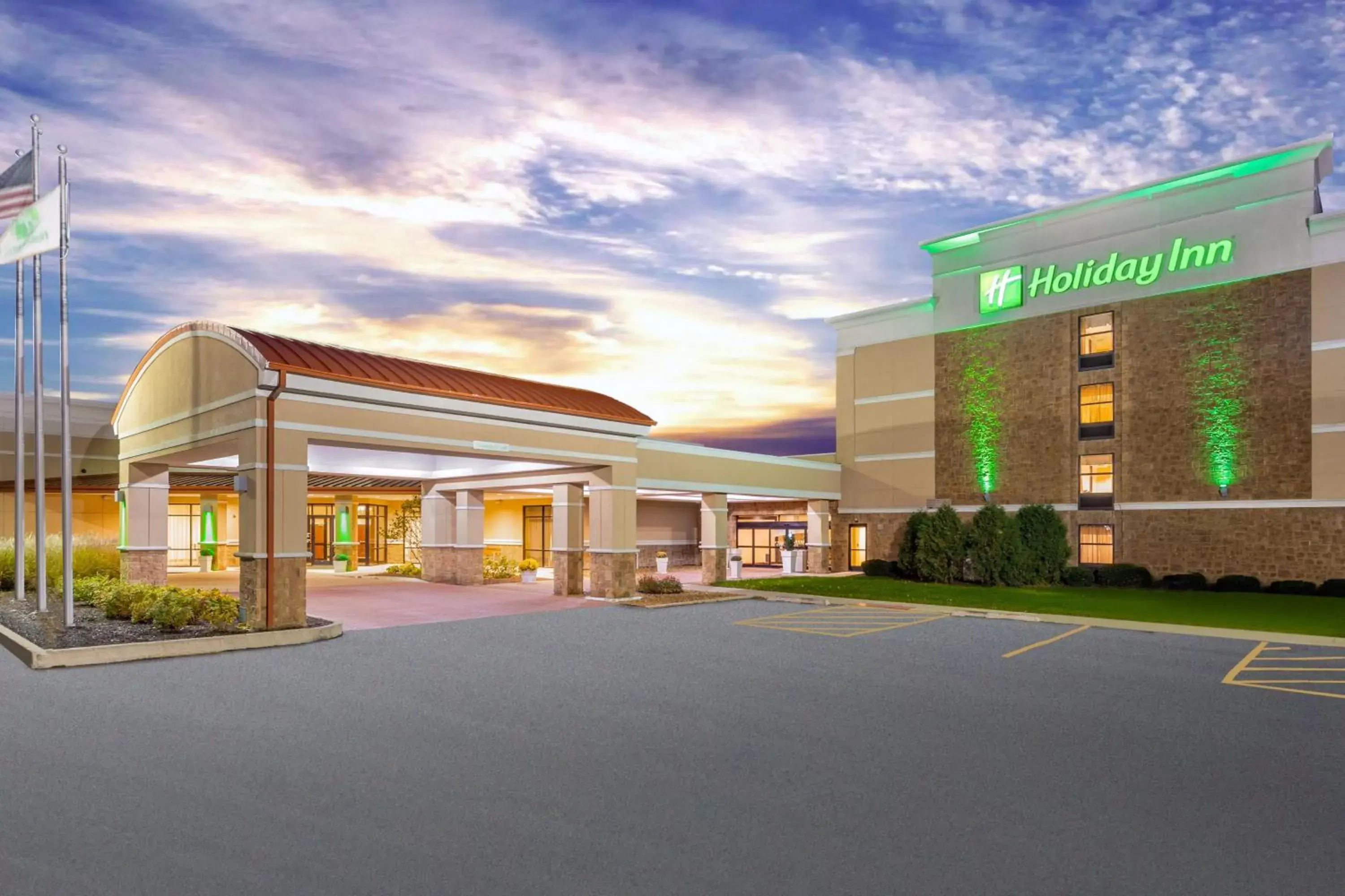 Property Building in Holiday Inn Chicago North - Gurnee, an IHG Hotel