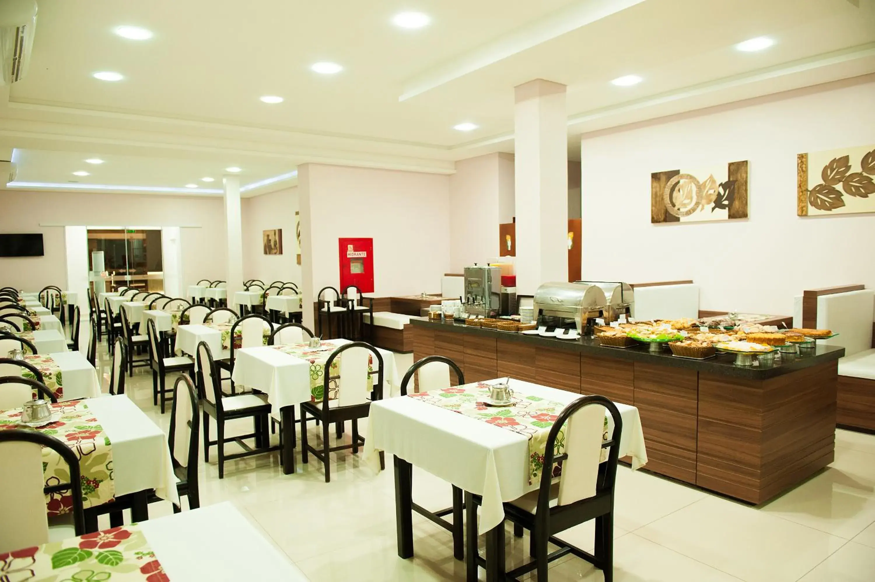 Restaurant/Places to Eat in Pietro Angelo Hotel