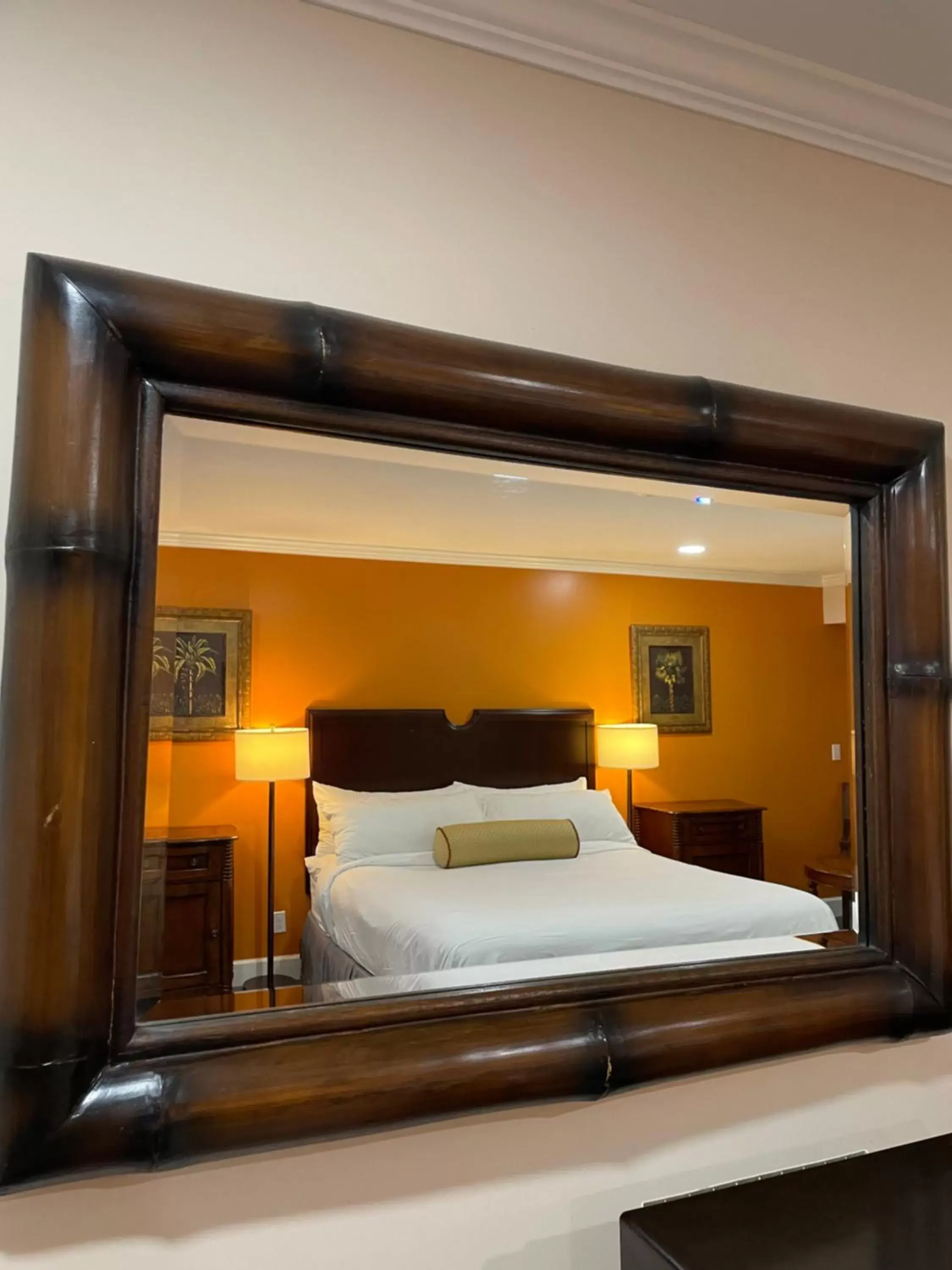 Bedroom, Bed in Howard Johnson by Wyndham Ridgecrest, CA
