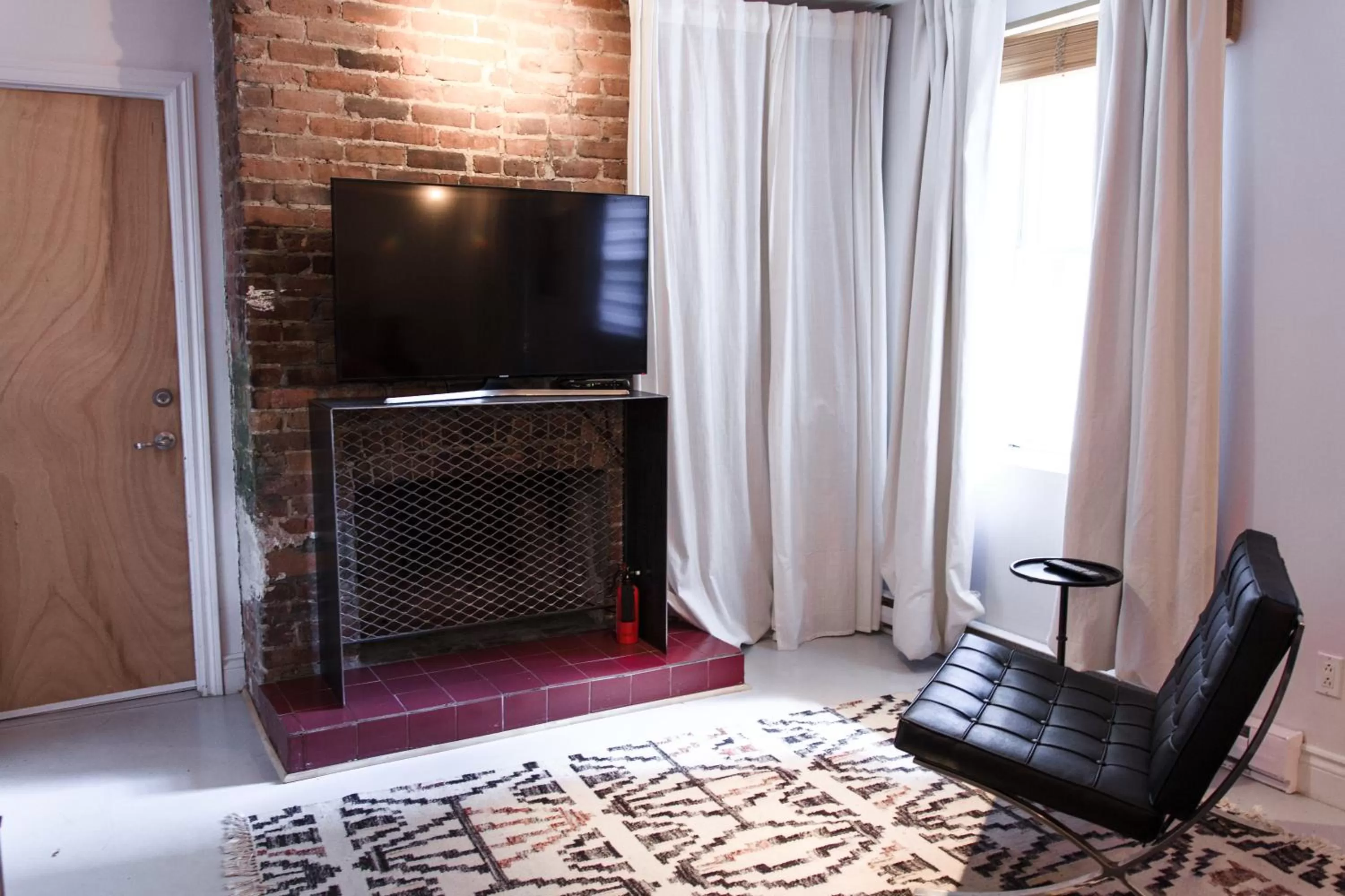 TV and multimedia in L'Hotel Particulier Griffintown