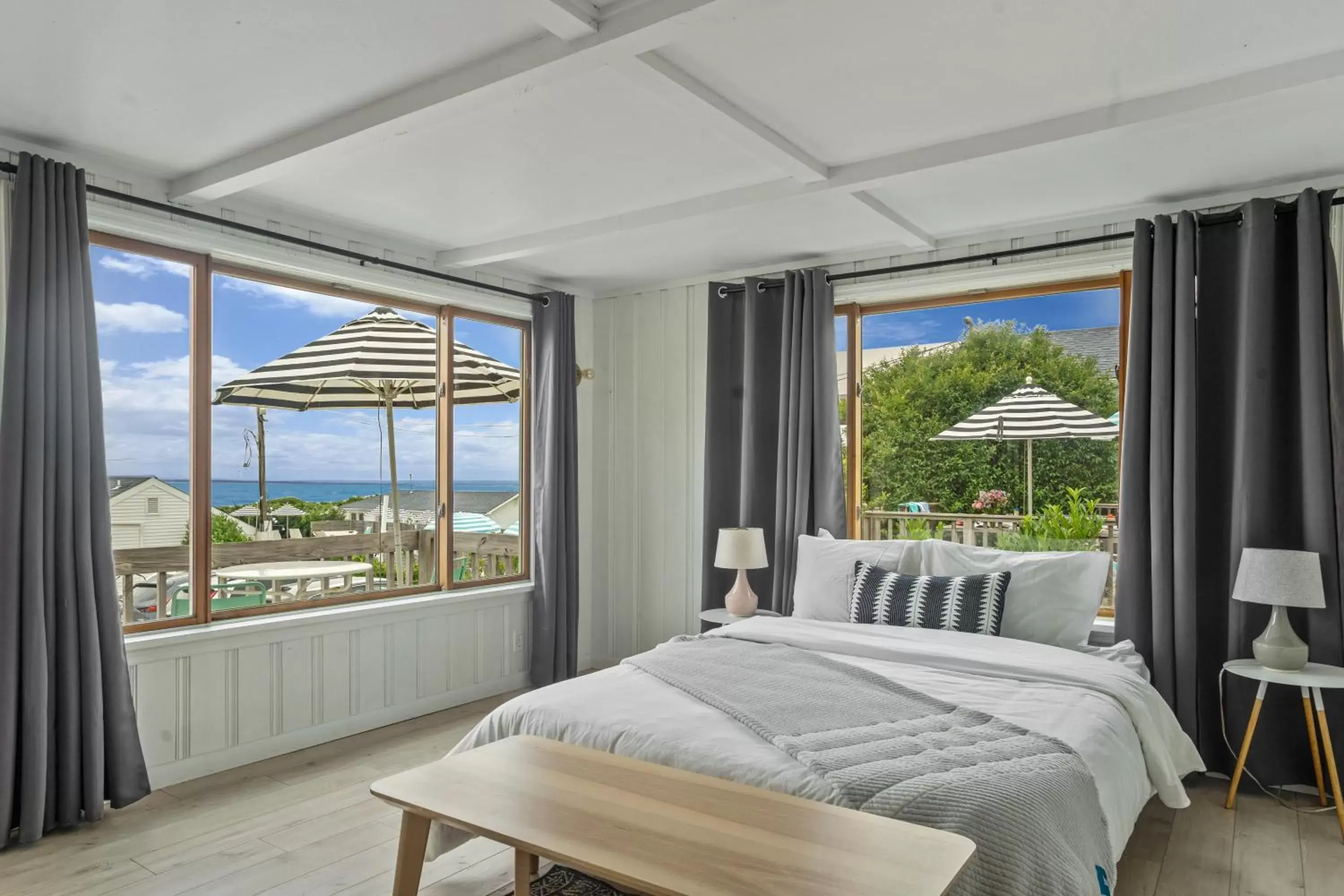 Bungalow in Breakers Montauk Bungalow in Breakers Montauk