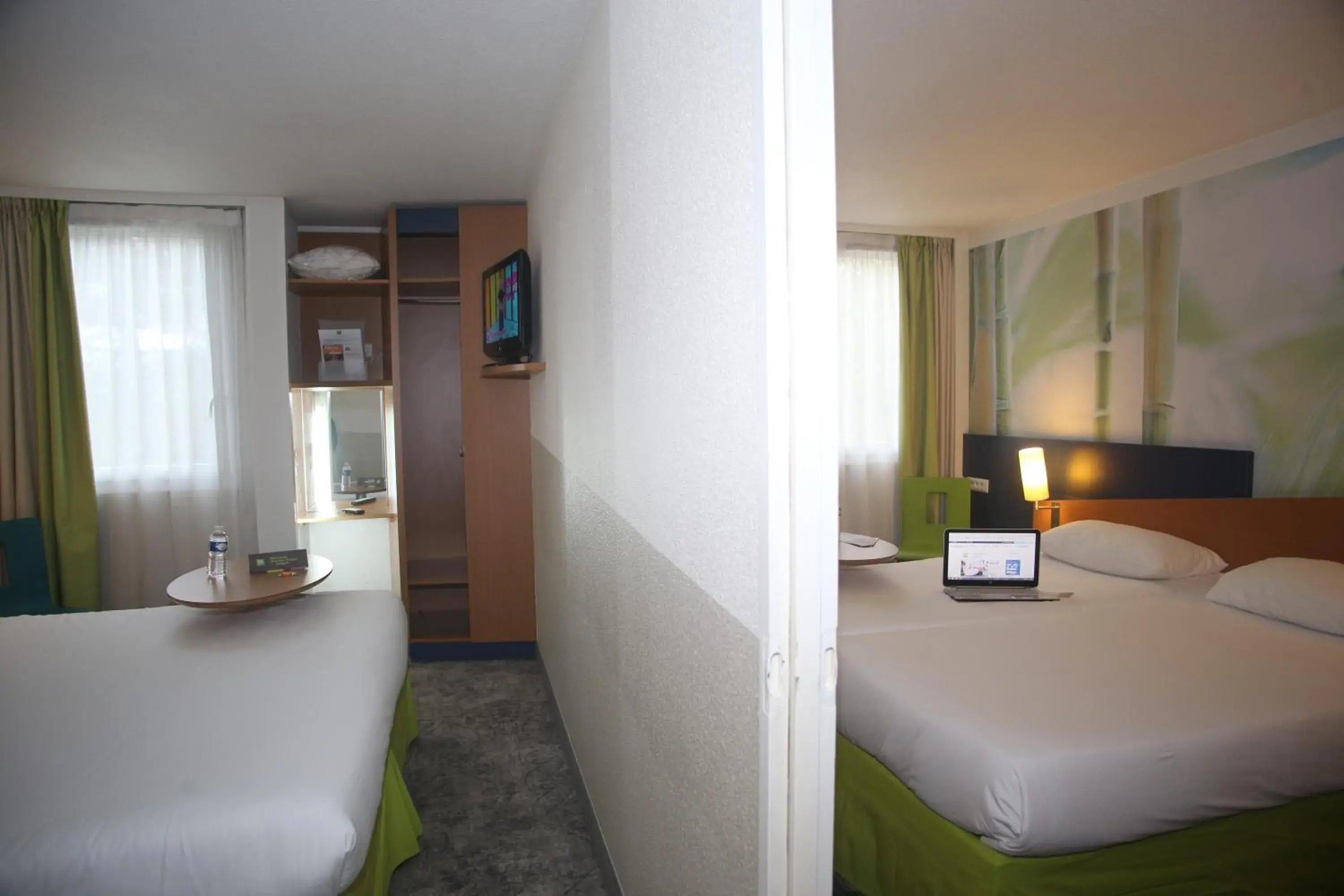 Bedroom, Bed in ibis Styles Orleans