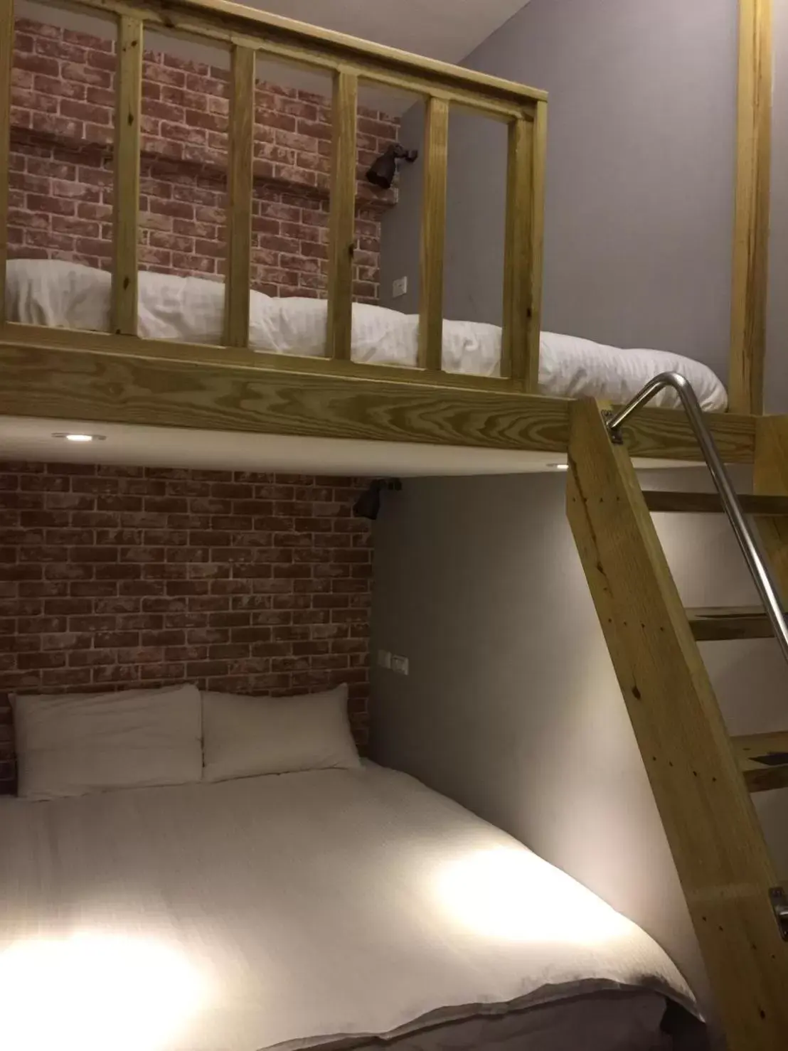 Bunk Bed in Honey Prince