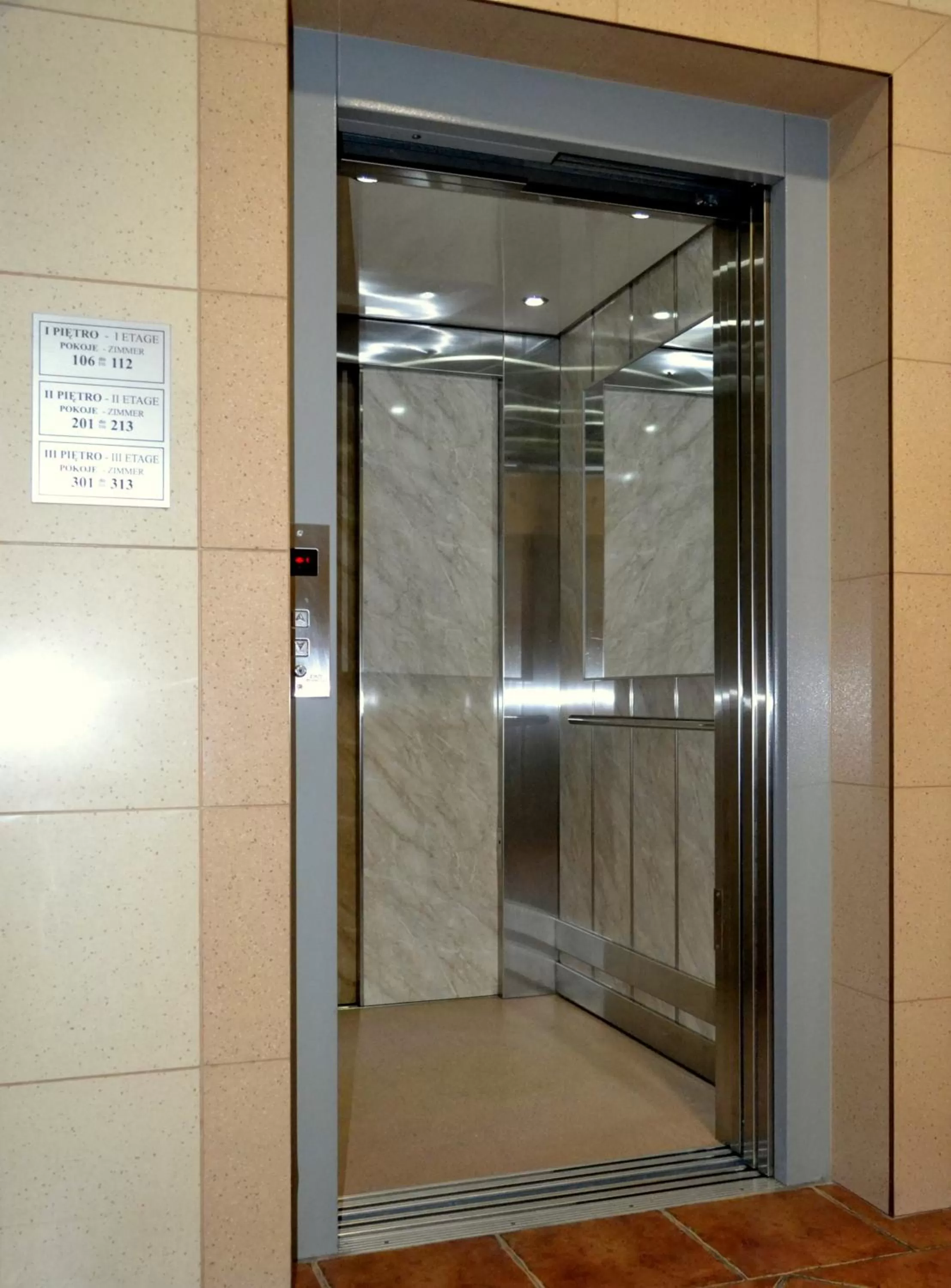 elevator in Hotel Piast
