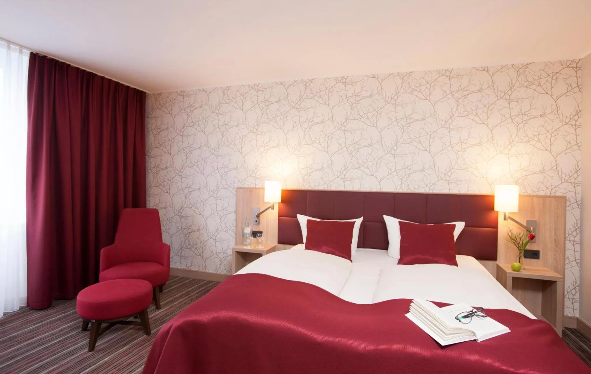 Photo of the whole room, Bed in Fora Hotel Hannover by Mercure