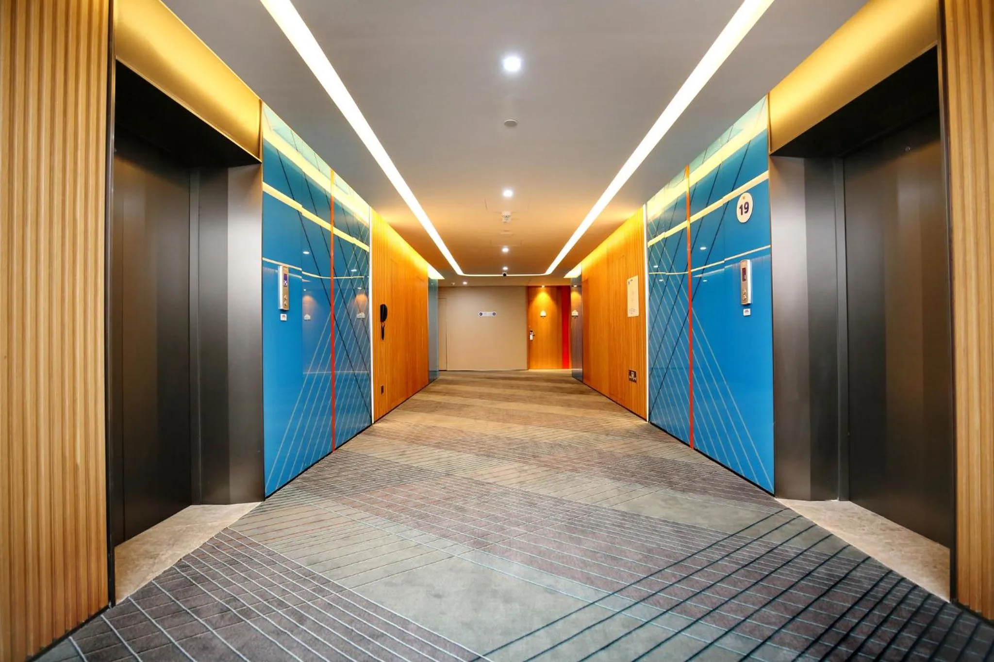 Lobby or reception in Holiday Inn Express Chengdu North Railway Station by IHG - Near Panda Base, Near Chunxi Road Free laundromat