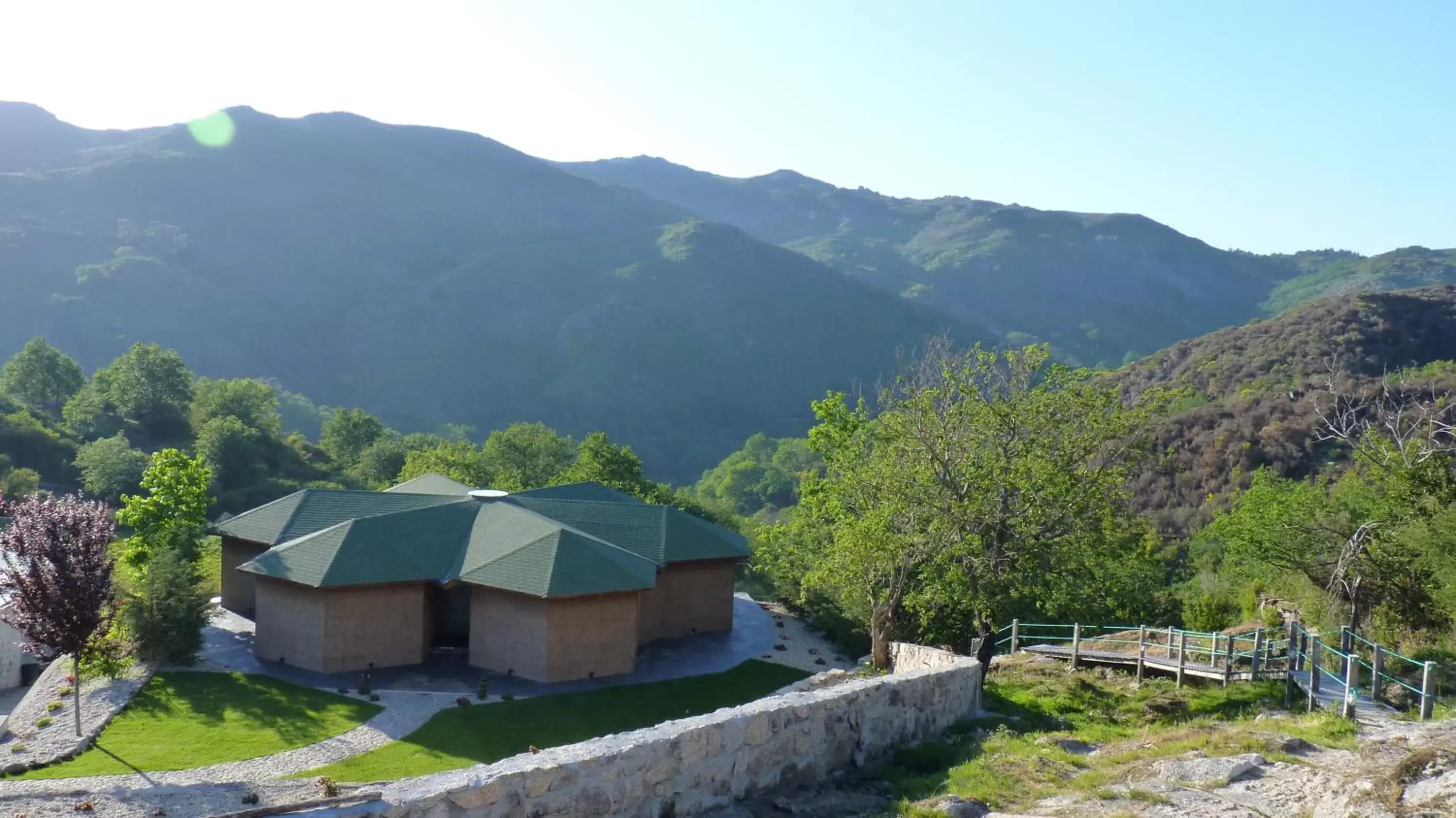 Bird's eye view, Bird's-eye View in Eco-Bungalow