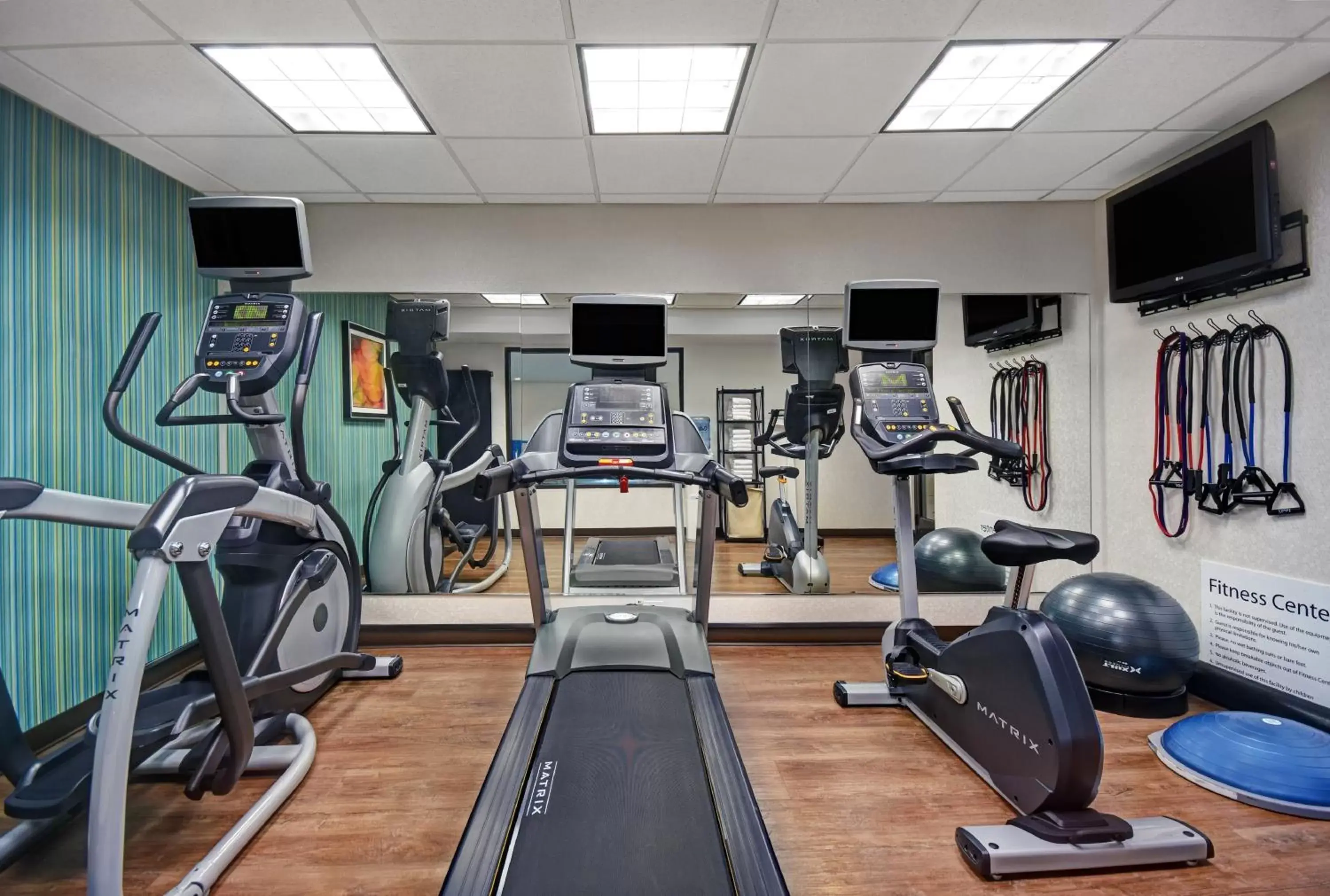 Spa and wellness centre/facilities, Fitness Center/Facilities in Holiday Inn Express Marshall, an IHG Hotel