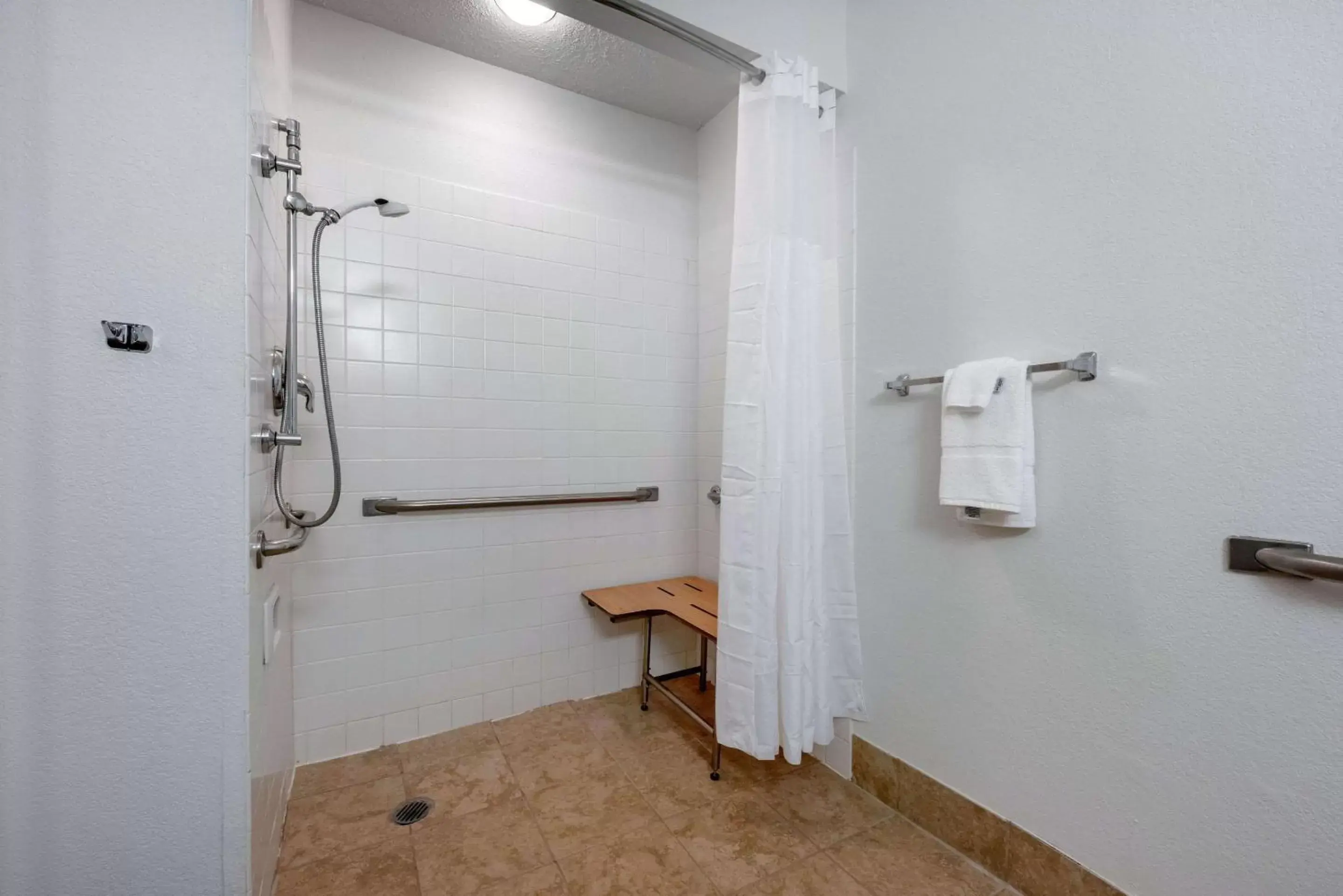 Bathroom in Quality Inn Coraopolis