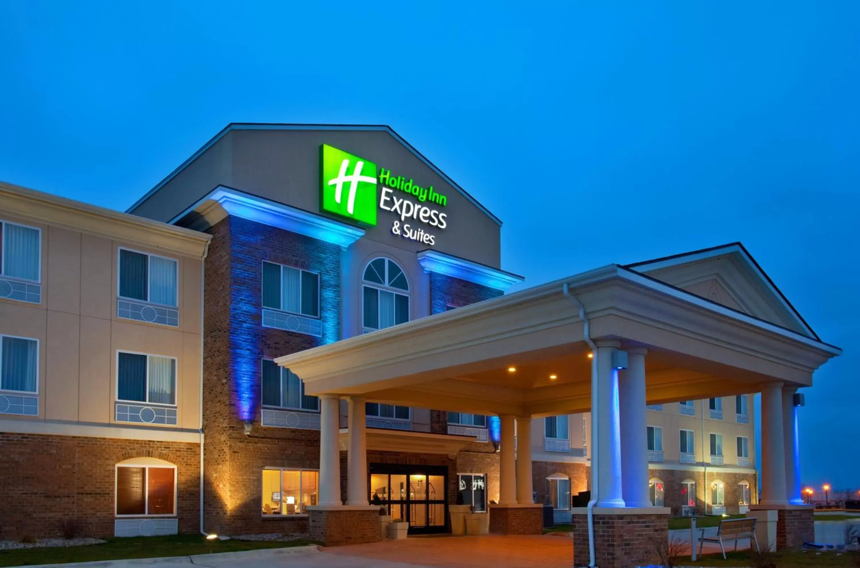 Property building in Holiday Inn Express Hotel & Suites Mattoon, an IHG Hotel