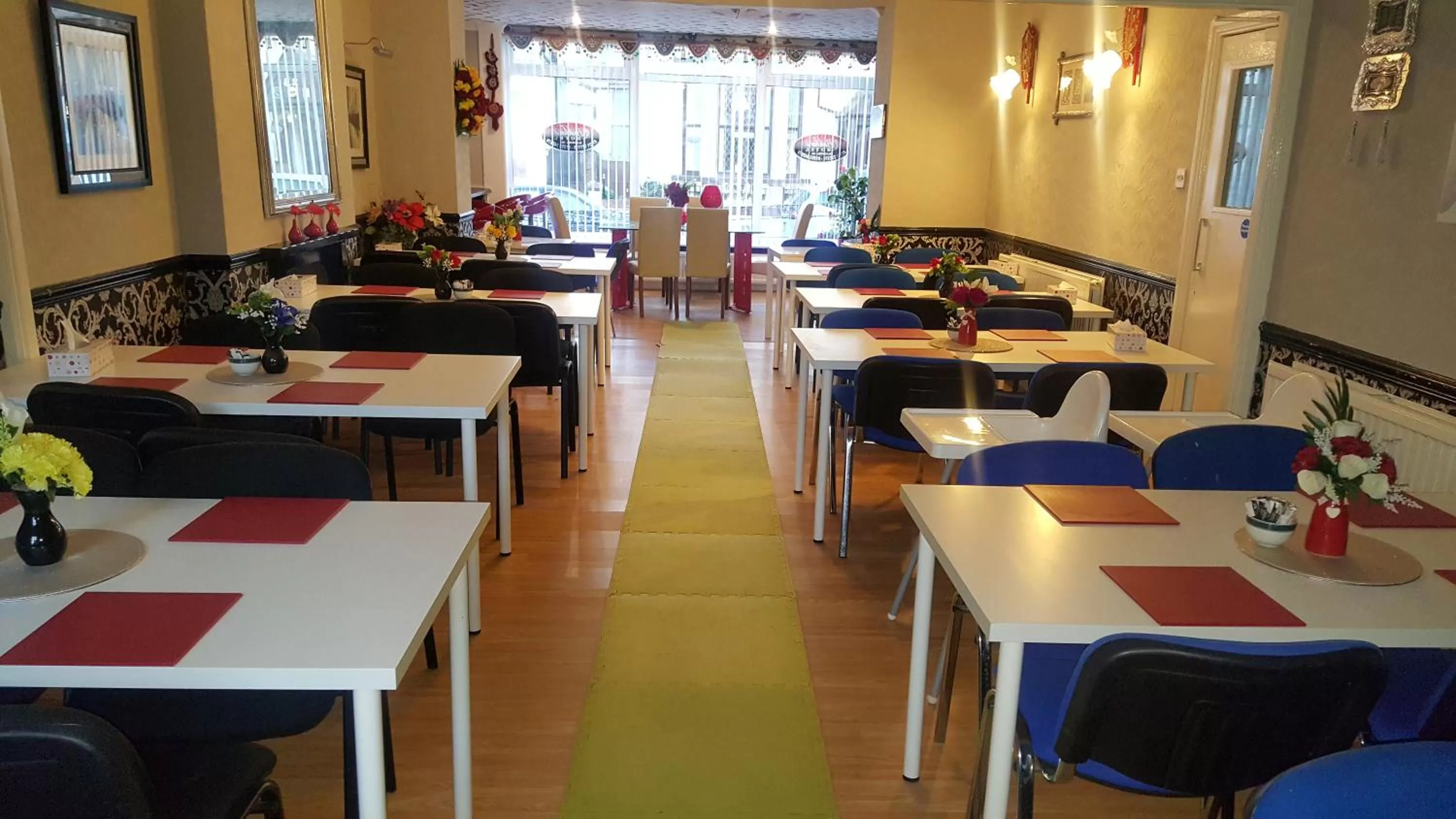 Restaurant/places to eat in BUKHARI Hotel