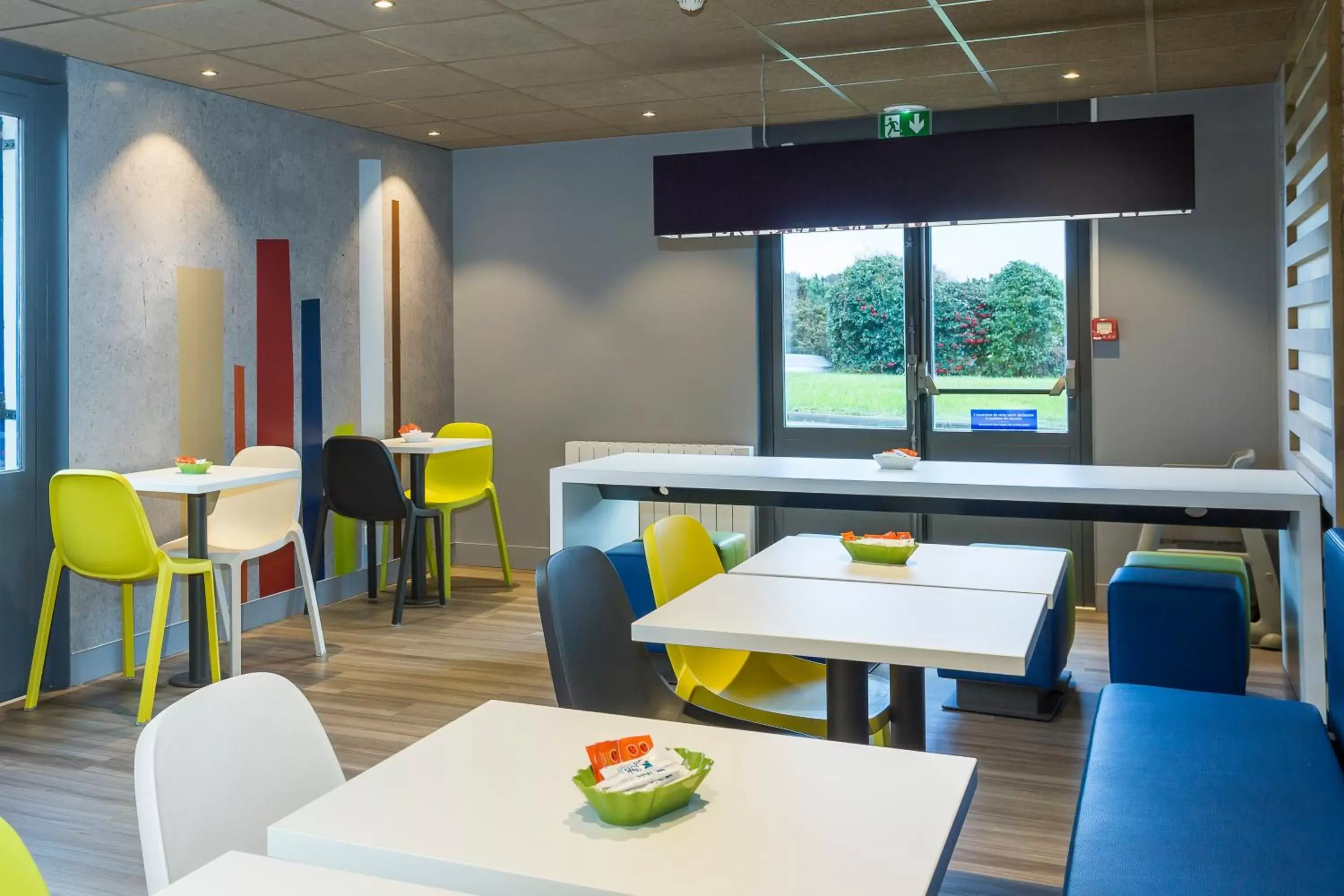 Restaurant/Places to Eat in ibis budget Lorient Caudan