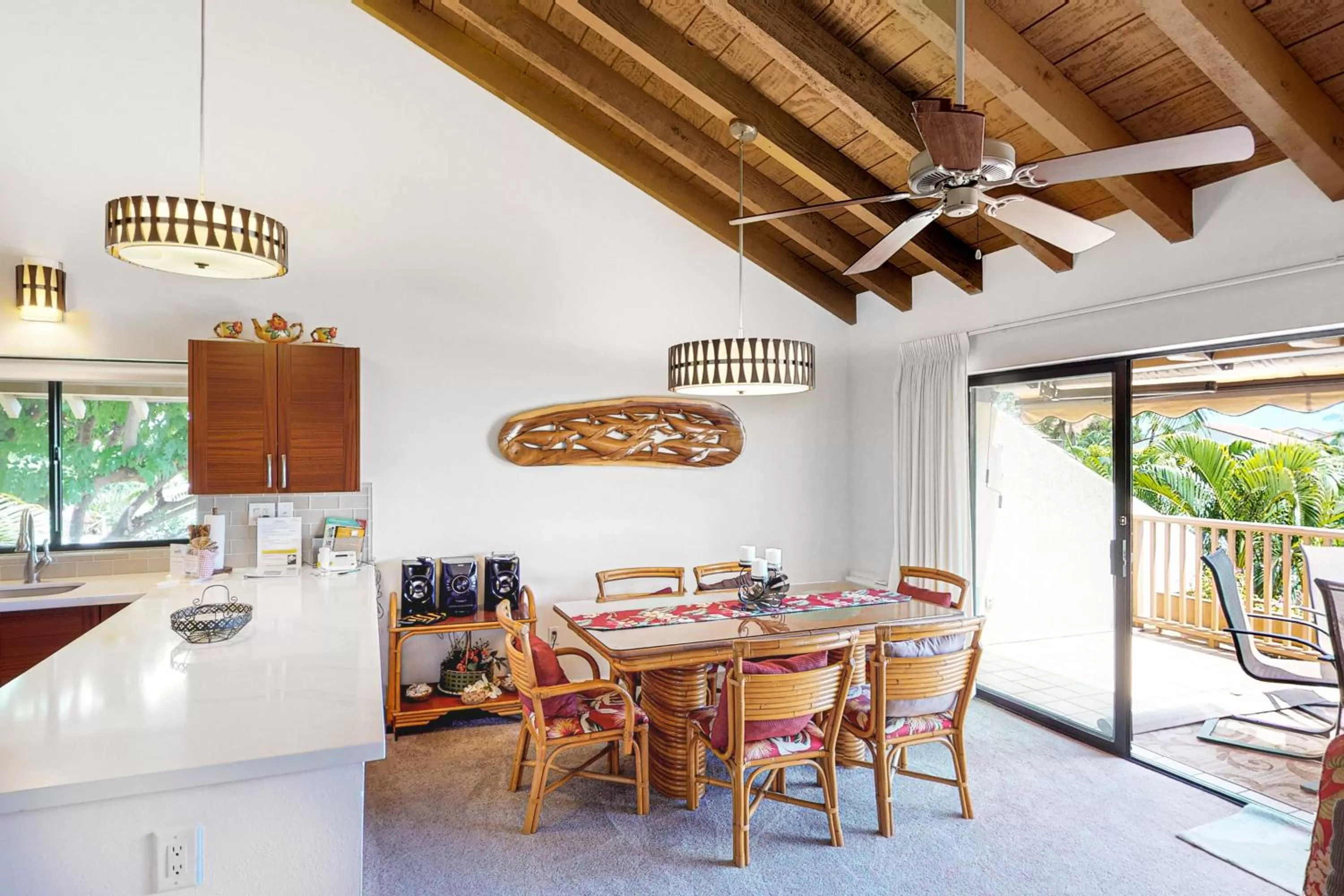 Dining Area in Maui Kamaole