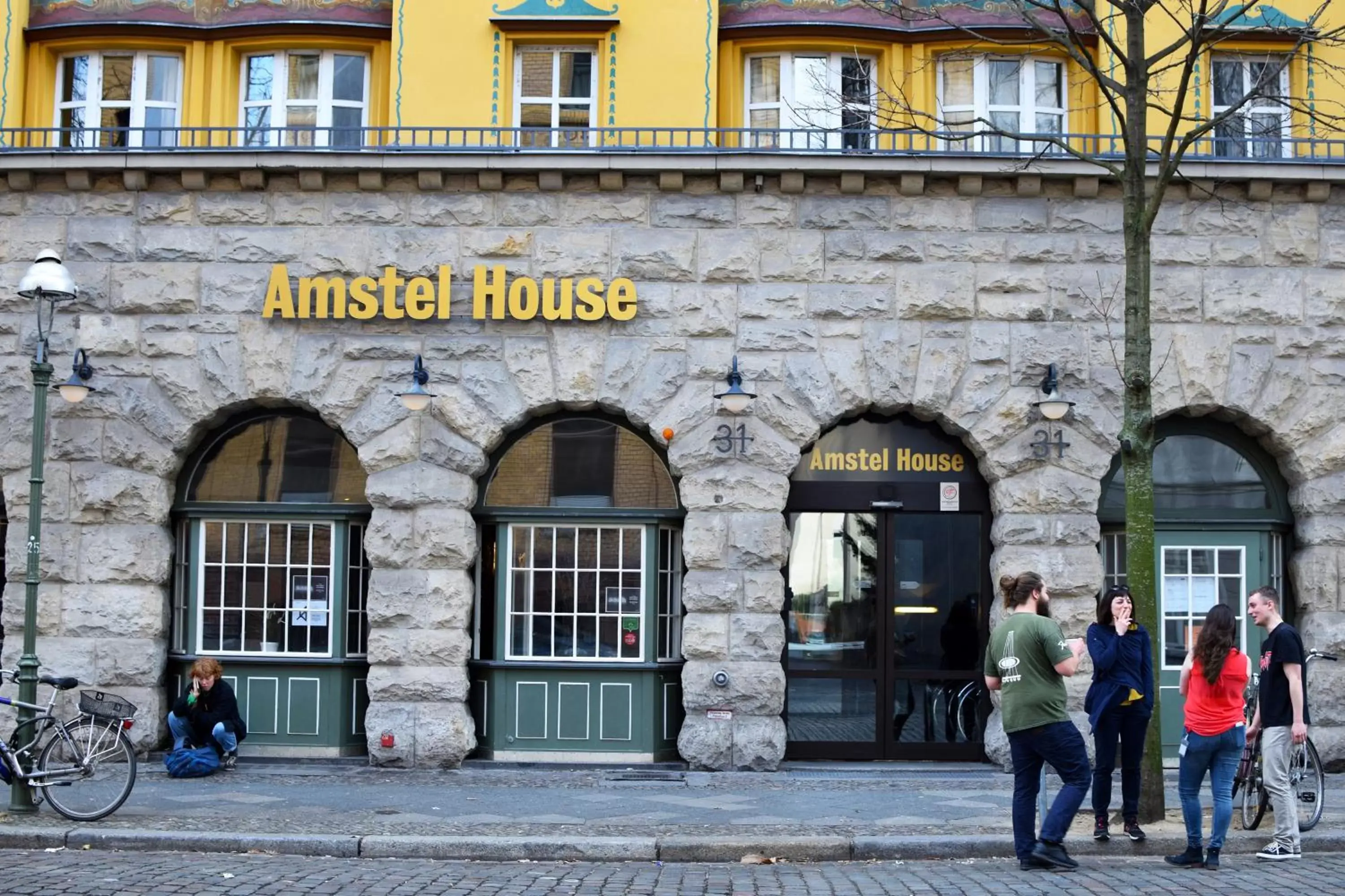 Facade/entrance in Amstel House Hostel
