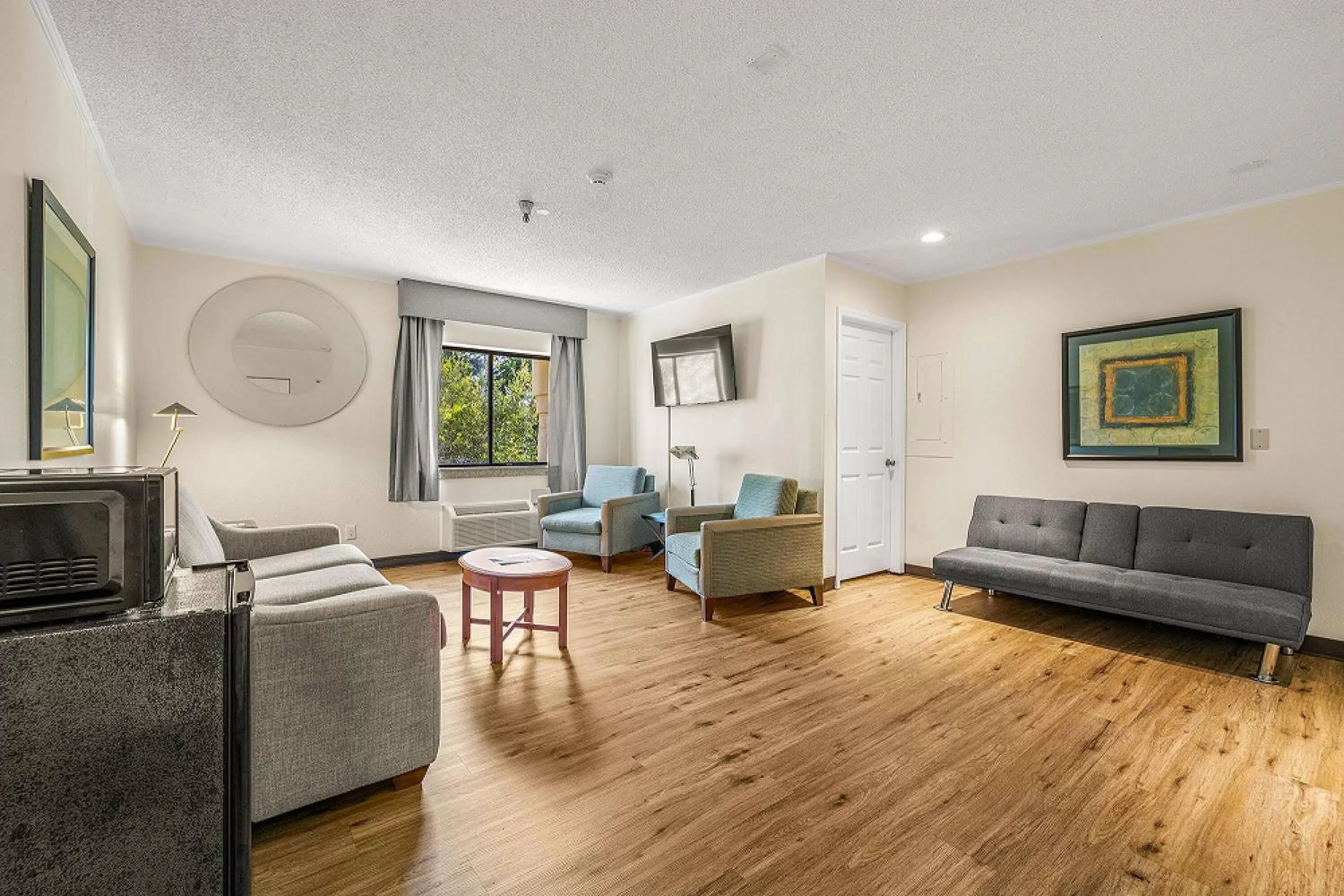 Seating area in La Quinta by Wyndham Tampa Brandon West