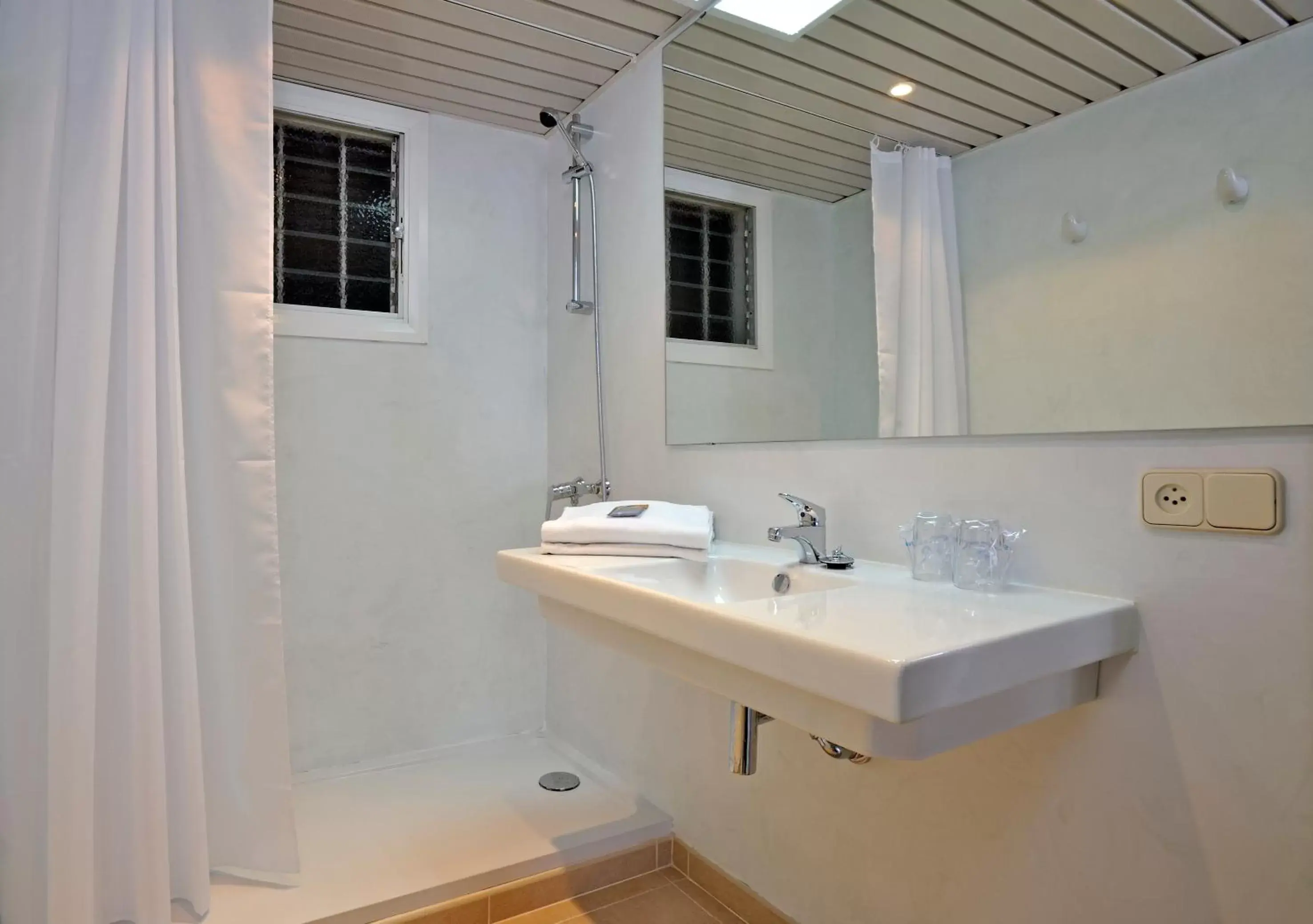 Bathroom in Sol Cala d´Or Apartamentos