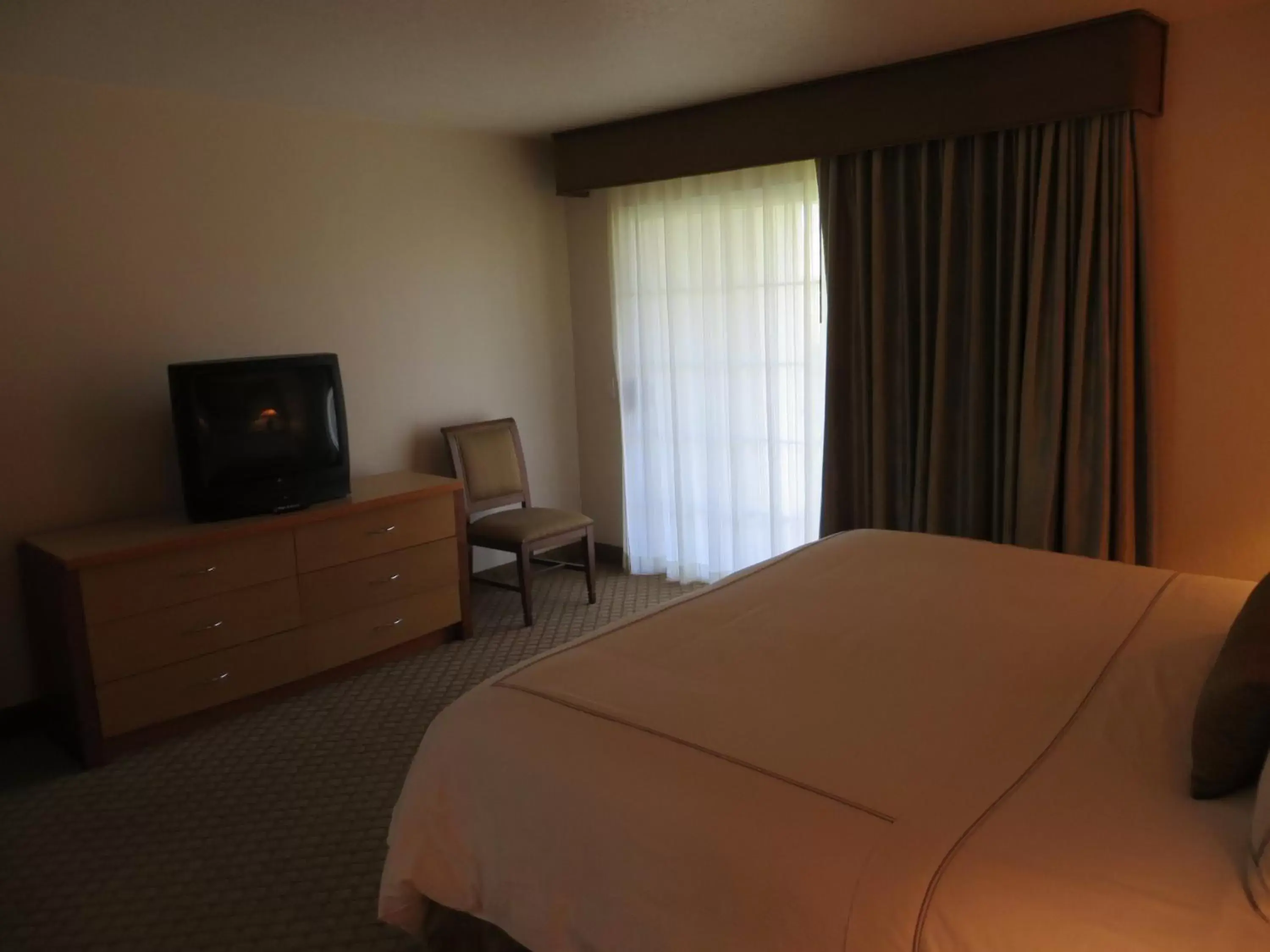 TV and multimedia, Bed in Desert Breezes Resort