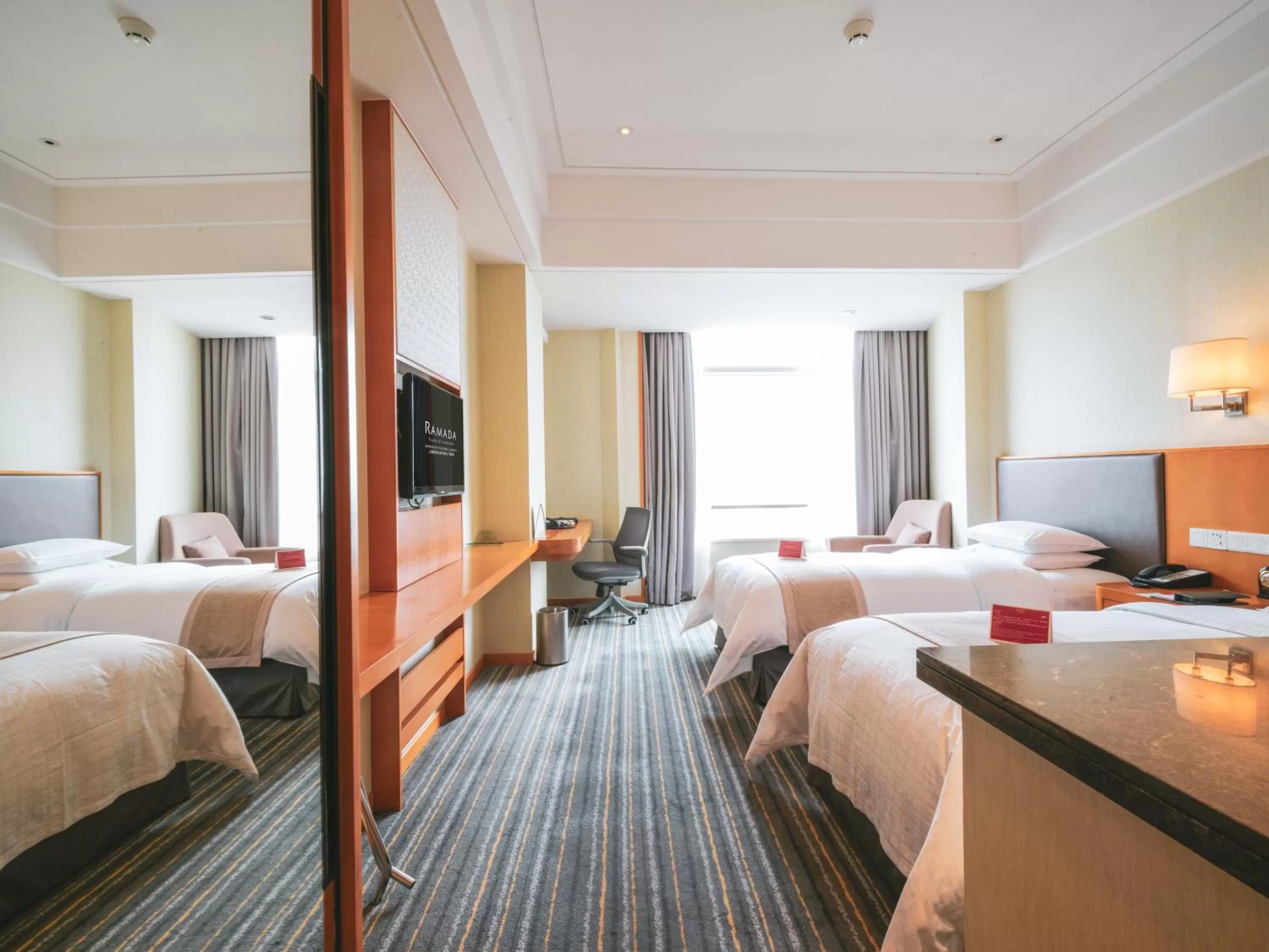 Bed in Ramada Plaza Shanghai Pudong Airport - 3 mins to PVG depature floor & check entrance with hotel shuttle