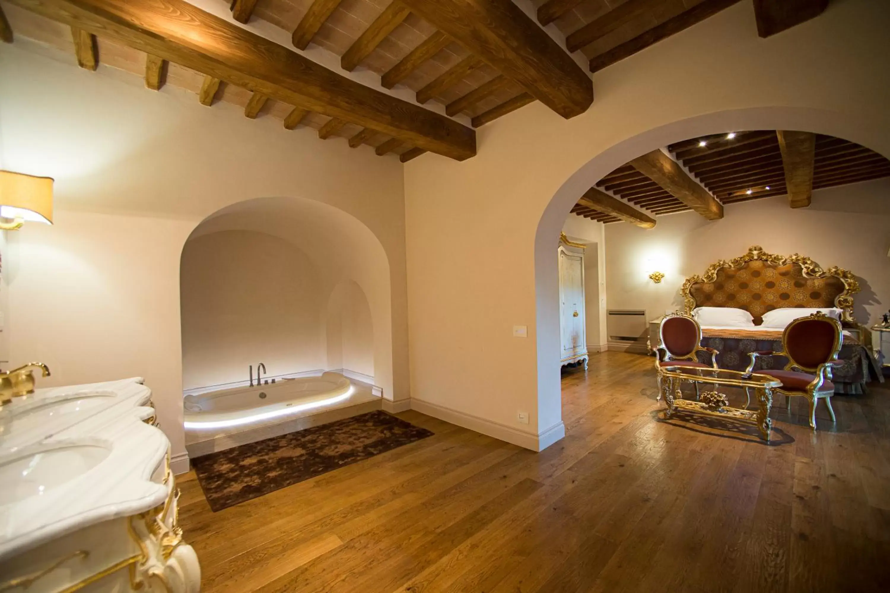 Bathroom, Seating Area in Relais La Corte dei Papi