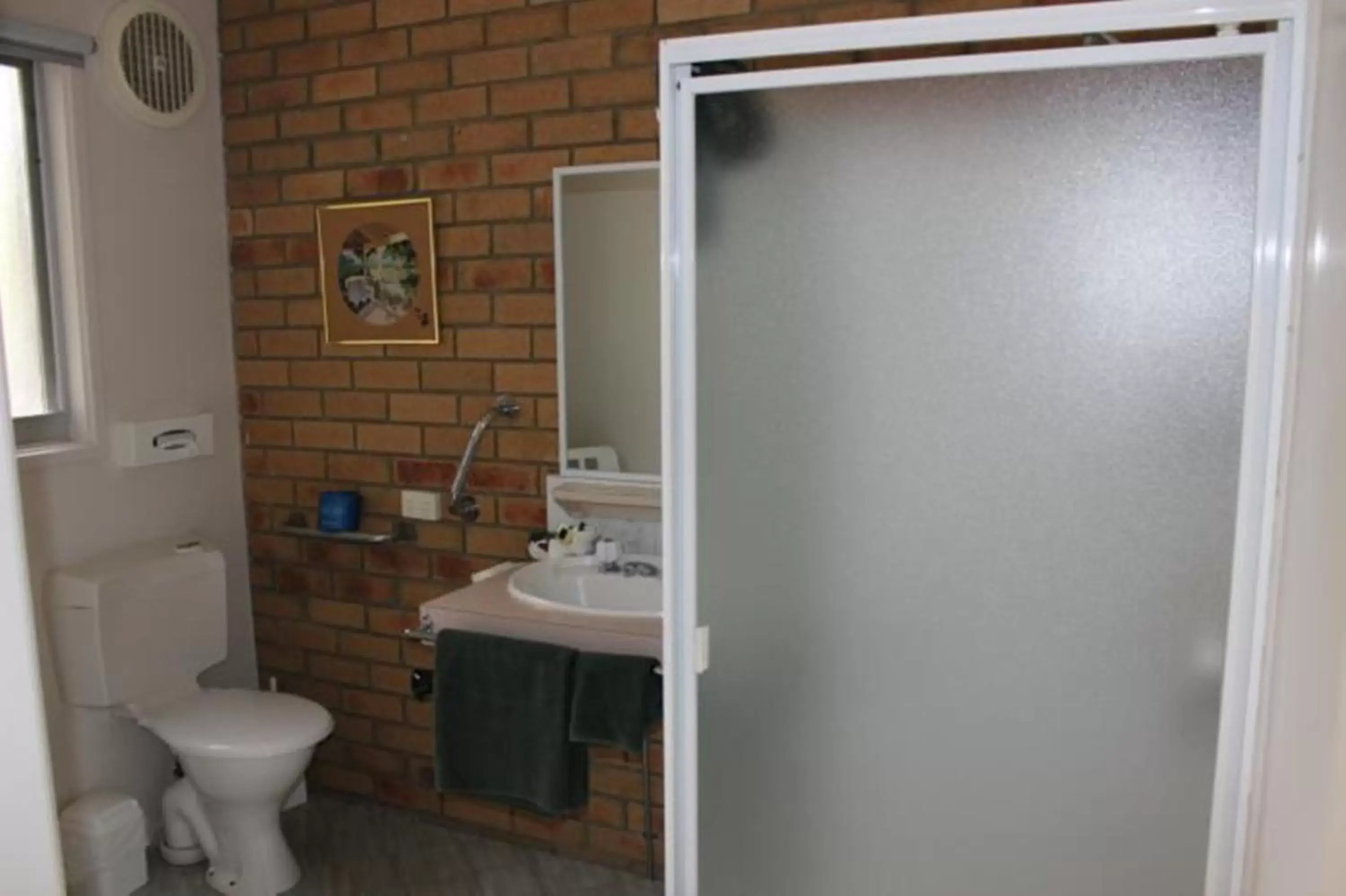Bathroom in The Balnarring Motel