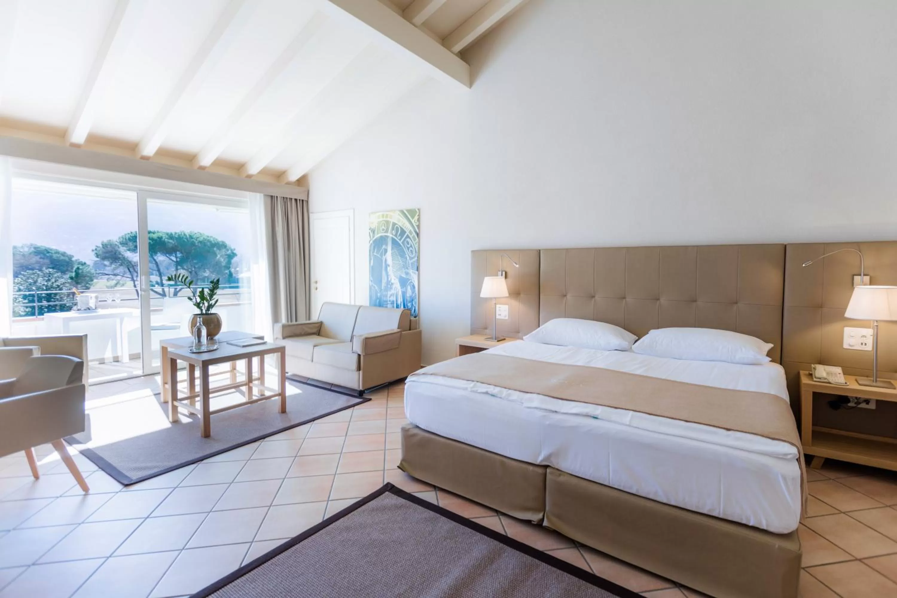 Photo of the whole room, Bed in Parkhotel Delta, Wellbeing Resort