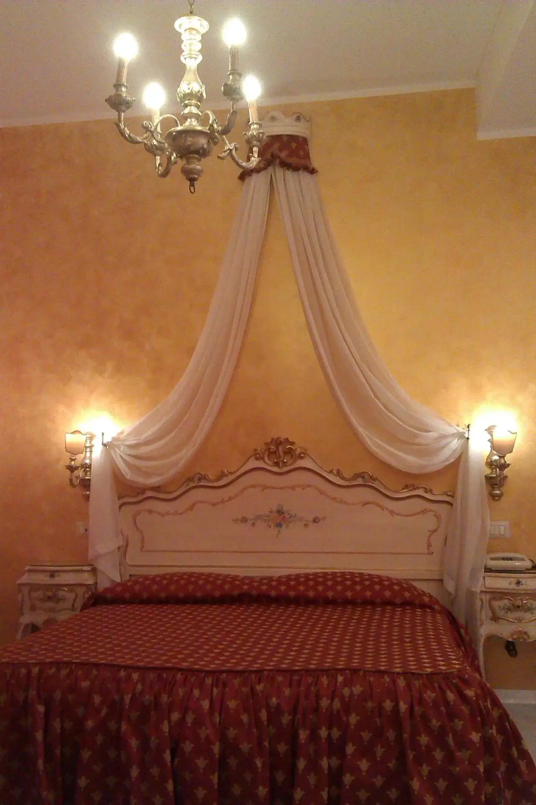 Bed in Garda Sol SPA Hotel & Appartamenti