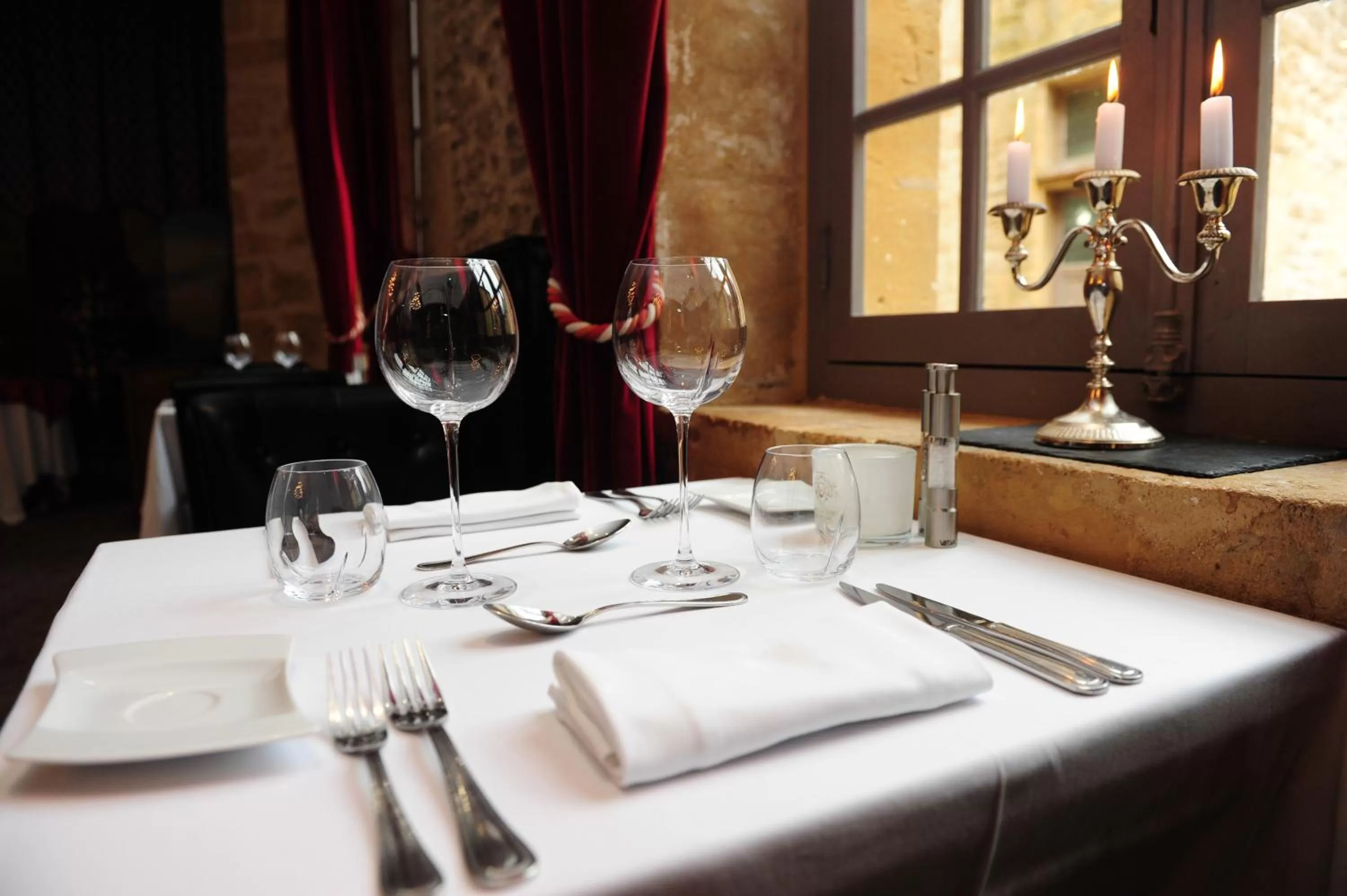 Restaurant/places to eat in Hôtel Le Château Fort de Sedan