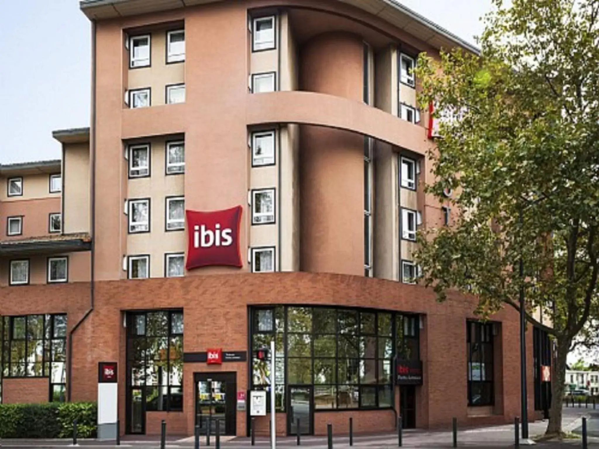 Facade/entrance, Property Building in ibis Toulouse Pont Jumeaux