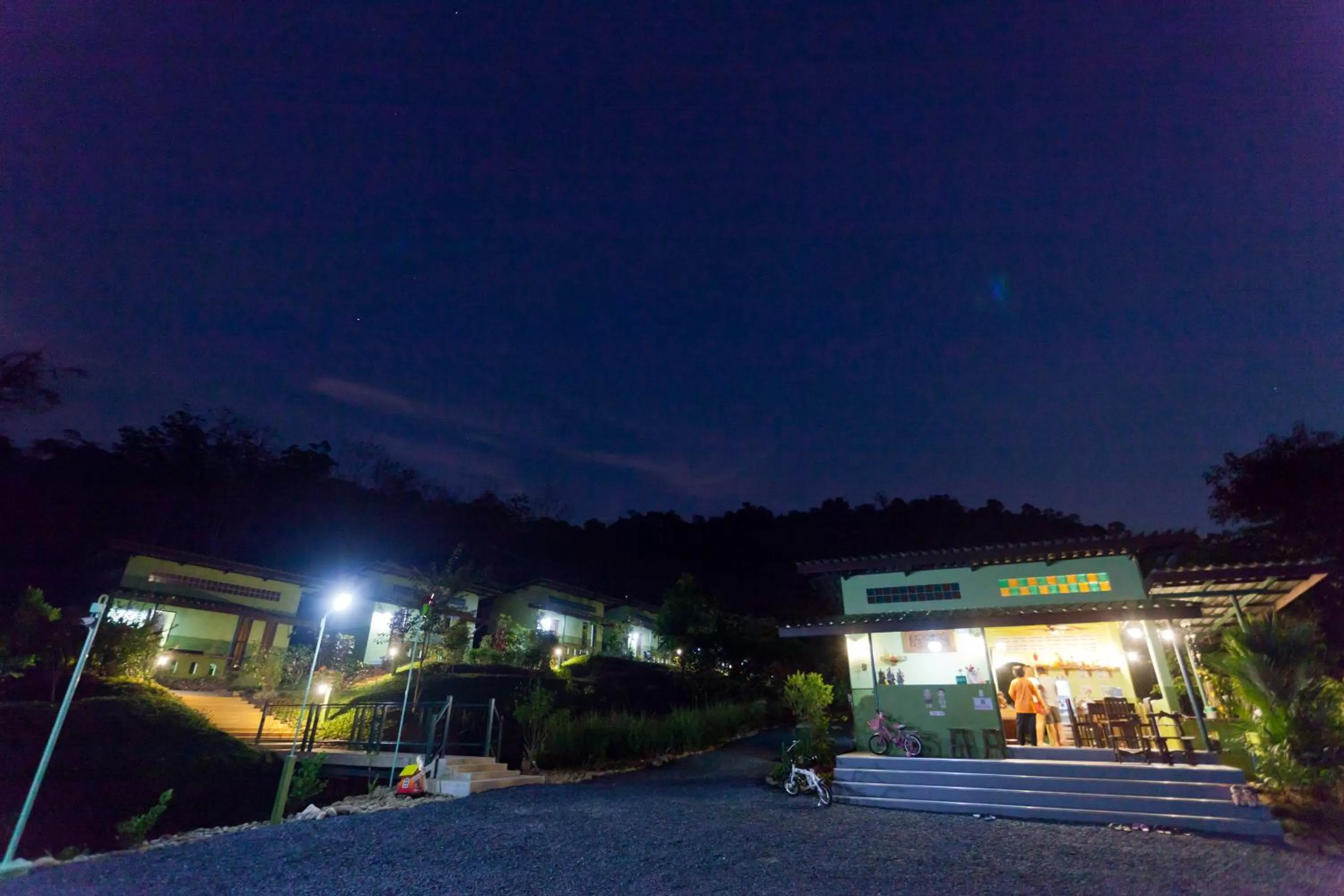 Sunset in The Mouth Resort - SHA Extra Plus