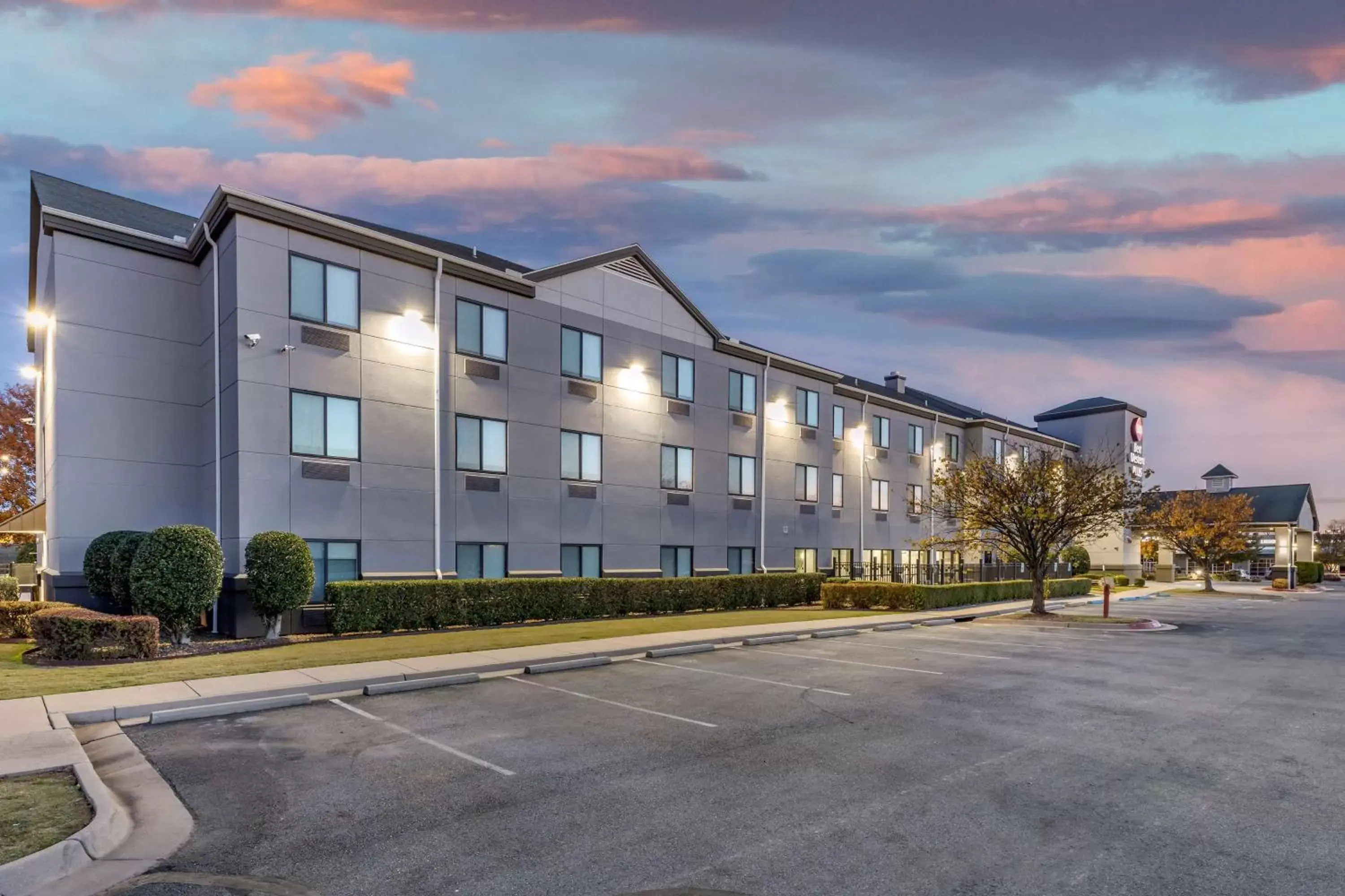 Property Building in Best Western Plus Castlerock Inn & Suites