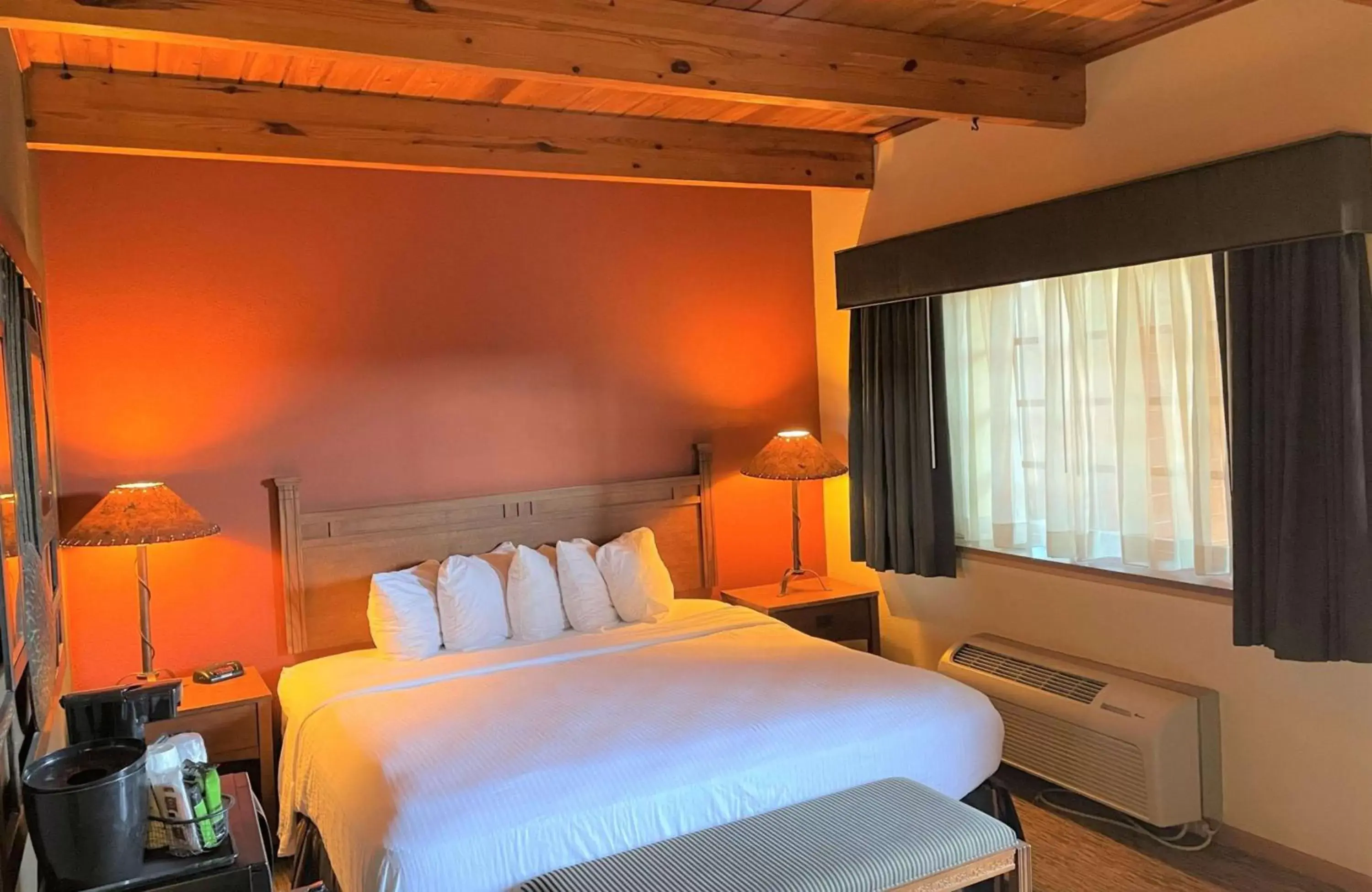 Bedroom, Bed in Best Western Starlite Village