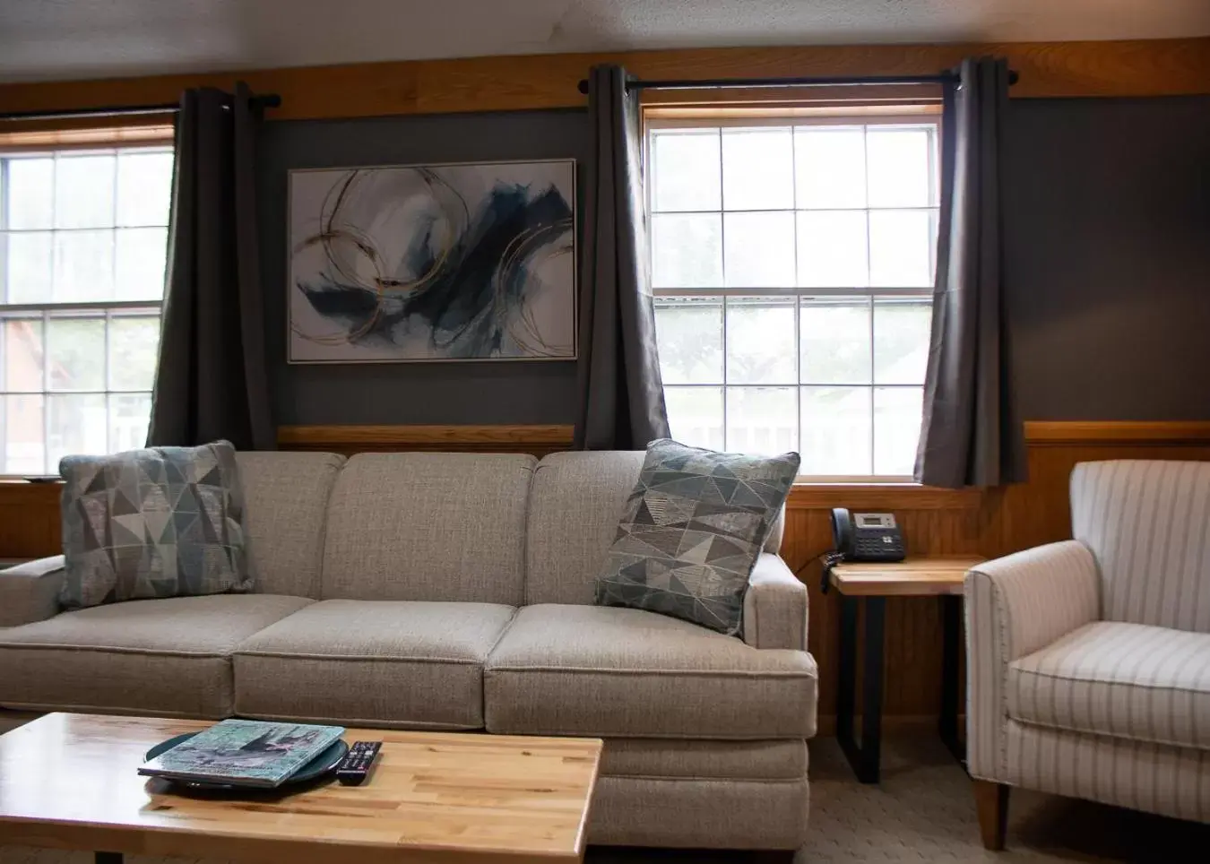 Seating Area in New England Inn & Lodge