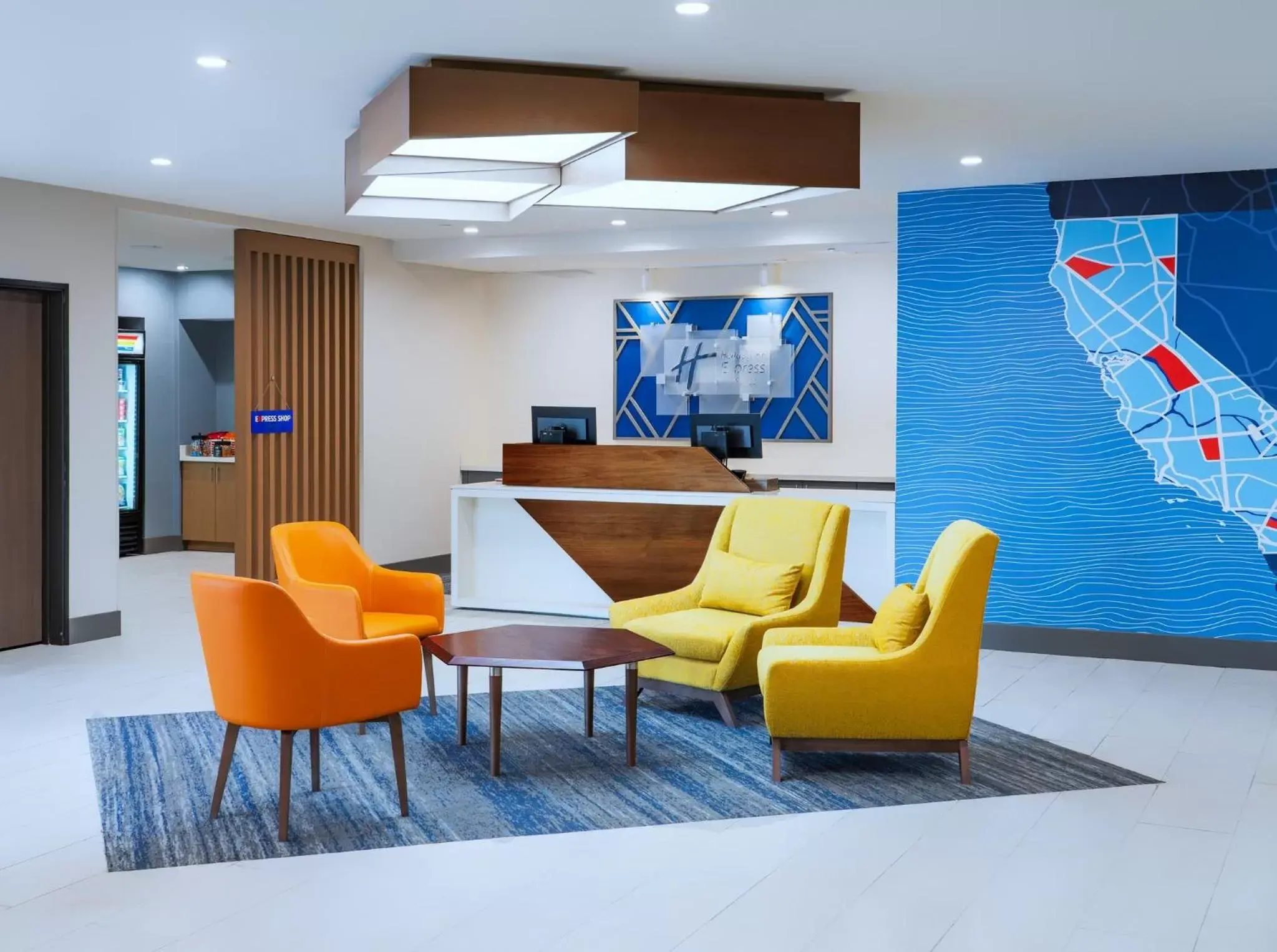 Property building, Lobby/Reception in Holiday Inn Express San Diego - La Mesa, an IHG Hotel