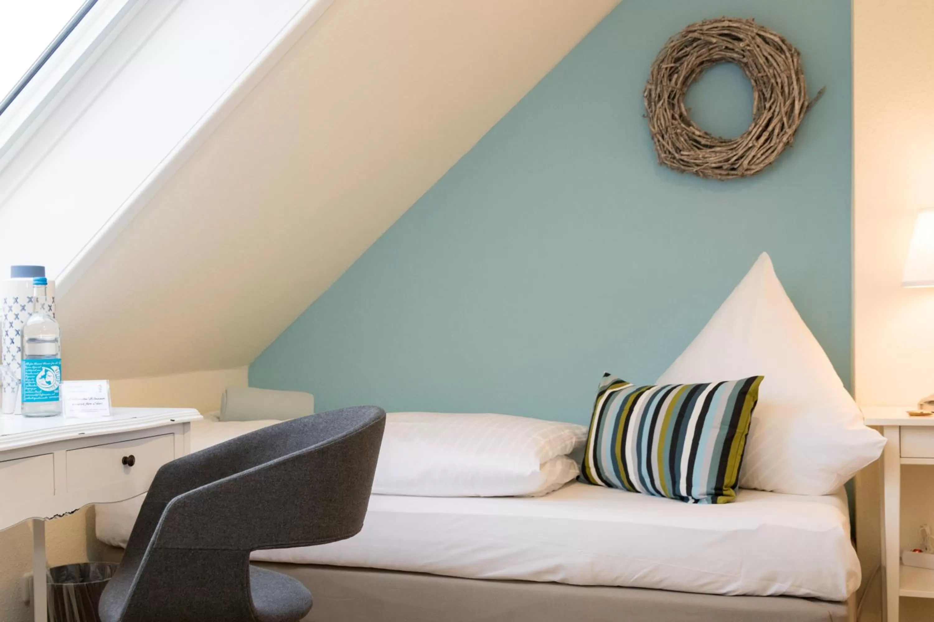 Decorative detail, Bed in Das Frühstückshotel Büsum