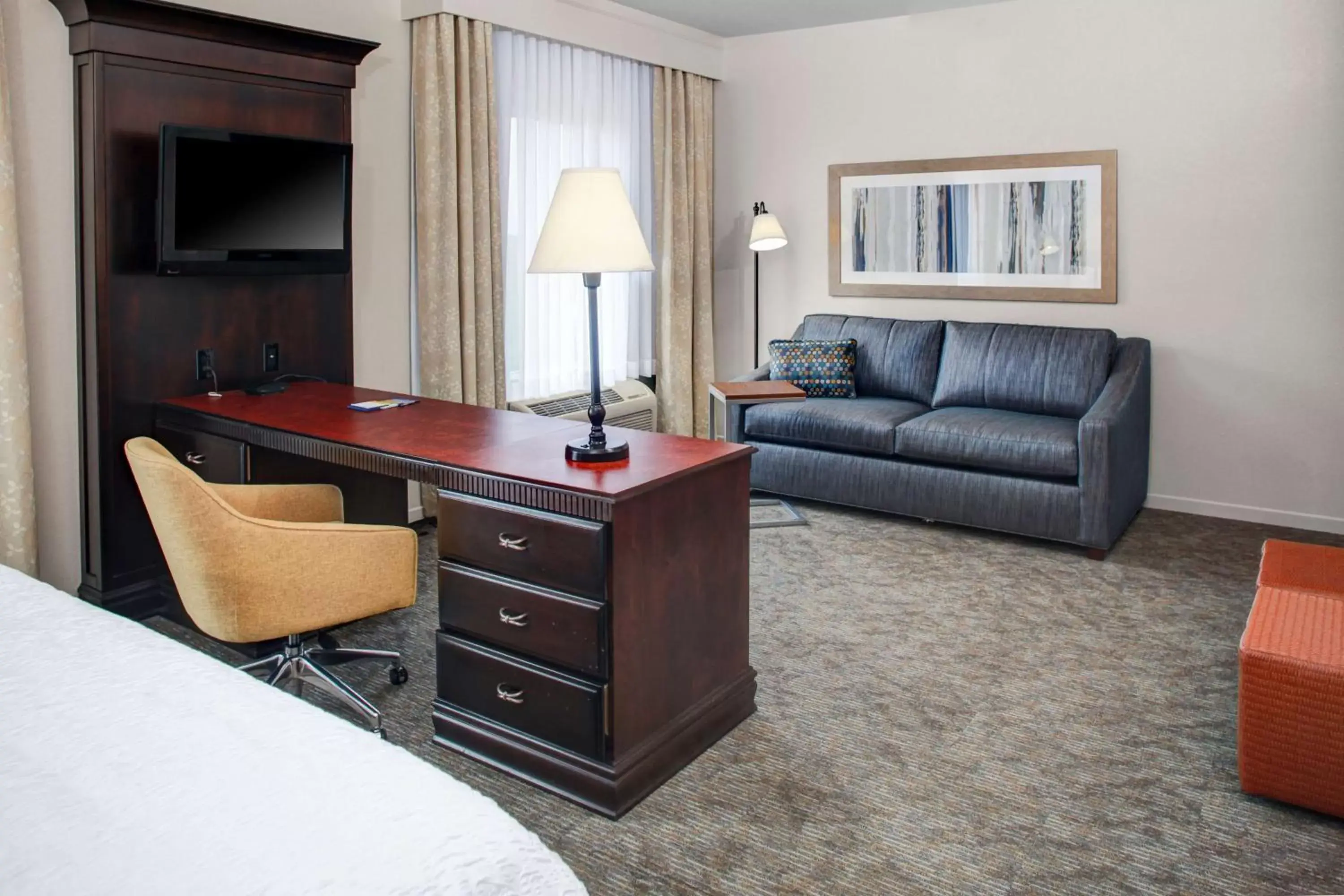 Bedroom, Seating Area in Hampton Inn & Suites Boerne