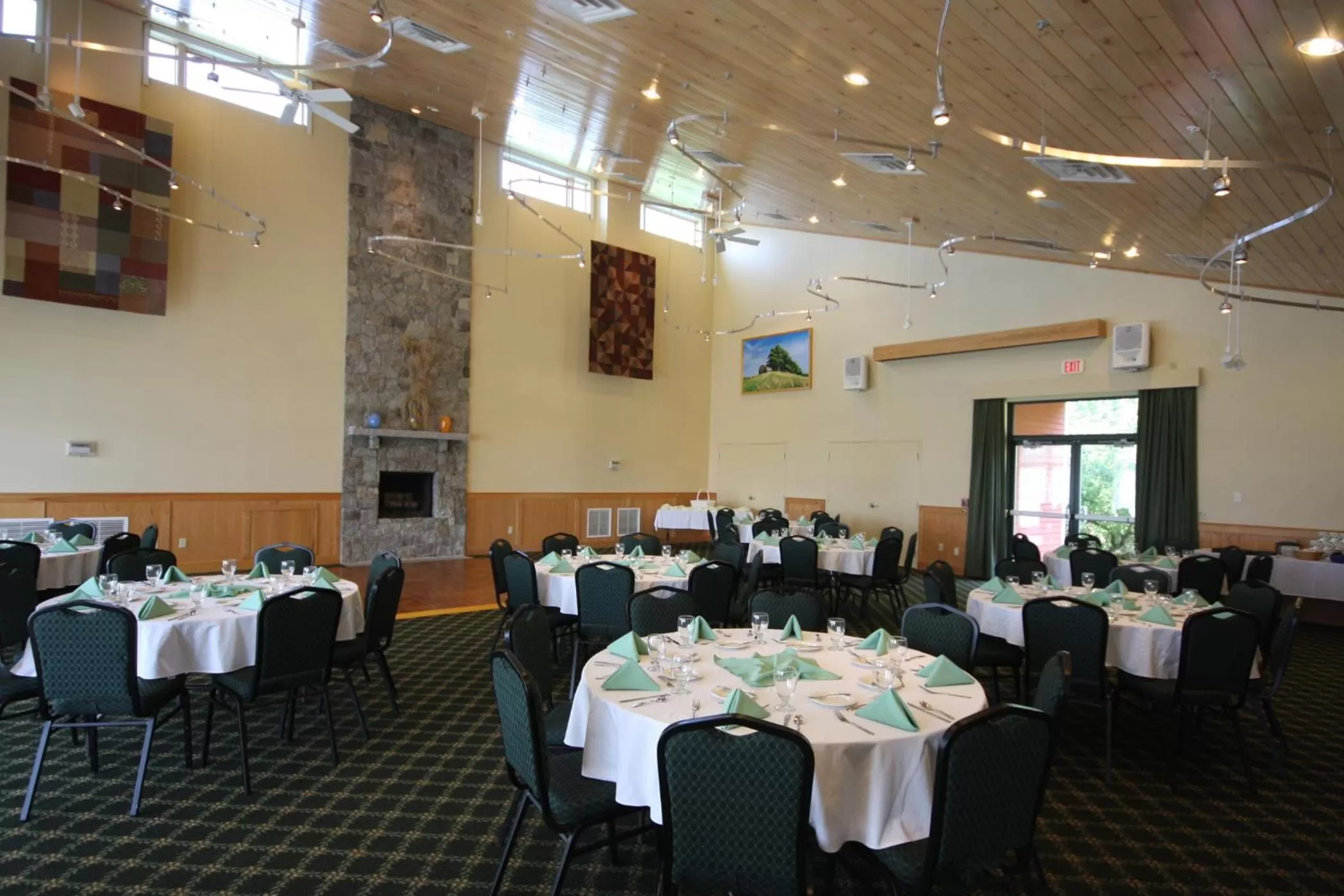 Banquet/Function facilities in Maple Hill Farm Inn