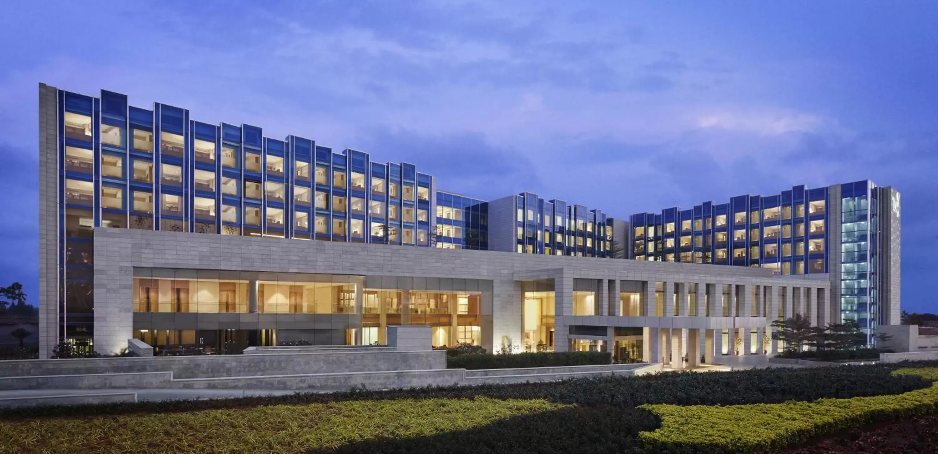 Property building in Taj Bangalore Property building in Taj Bangalore