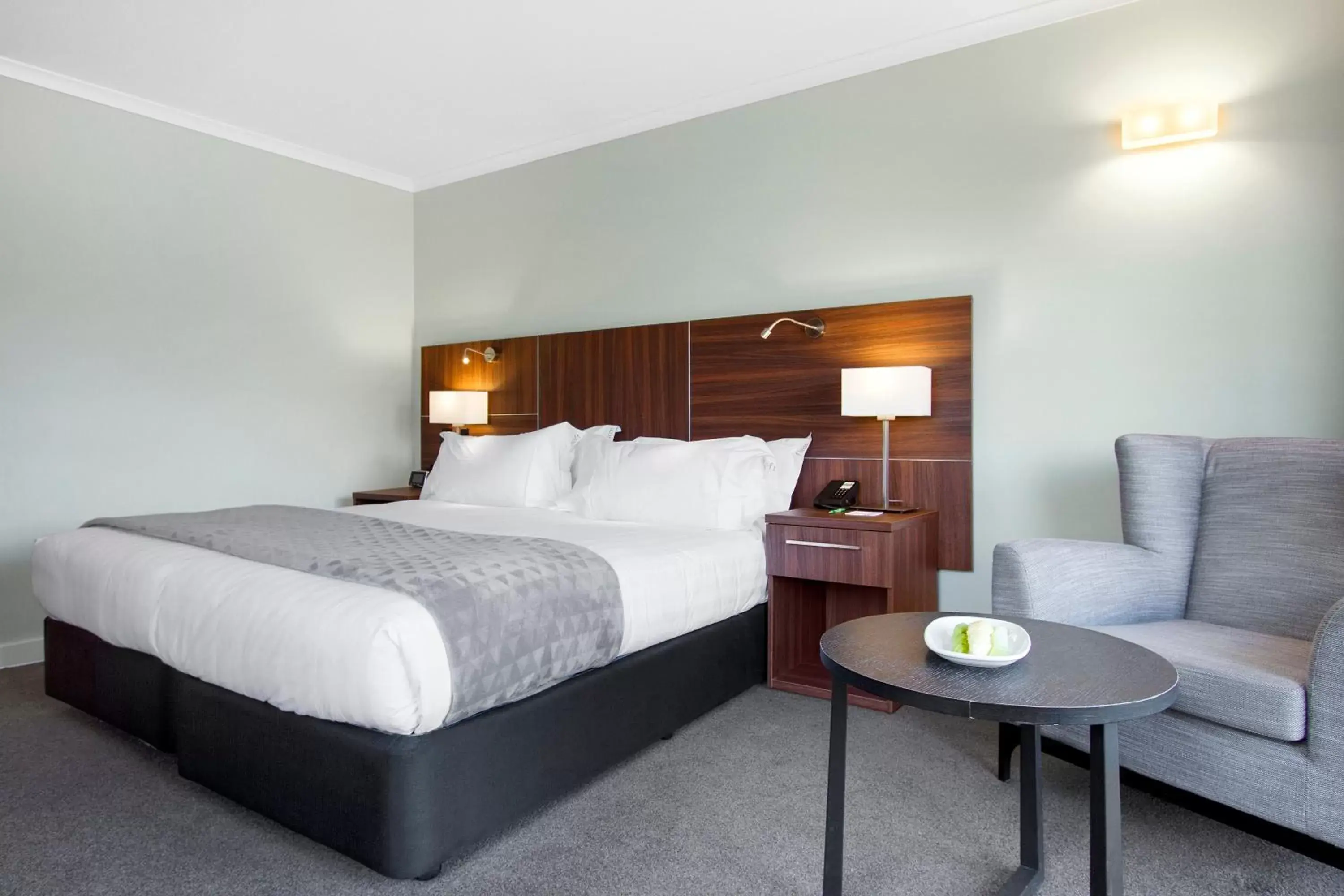 Photo of the whole room, Bed in Holiday Inn Queenstown Frankton Road, an IHG Hotel