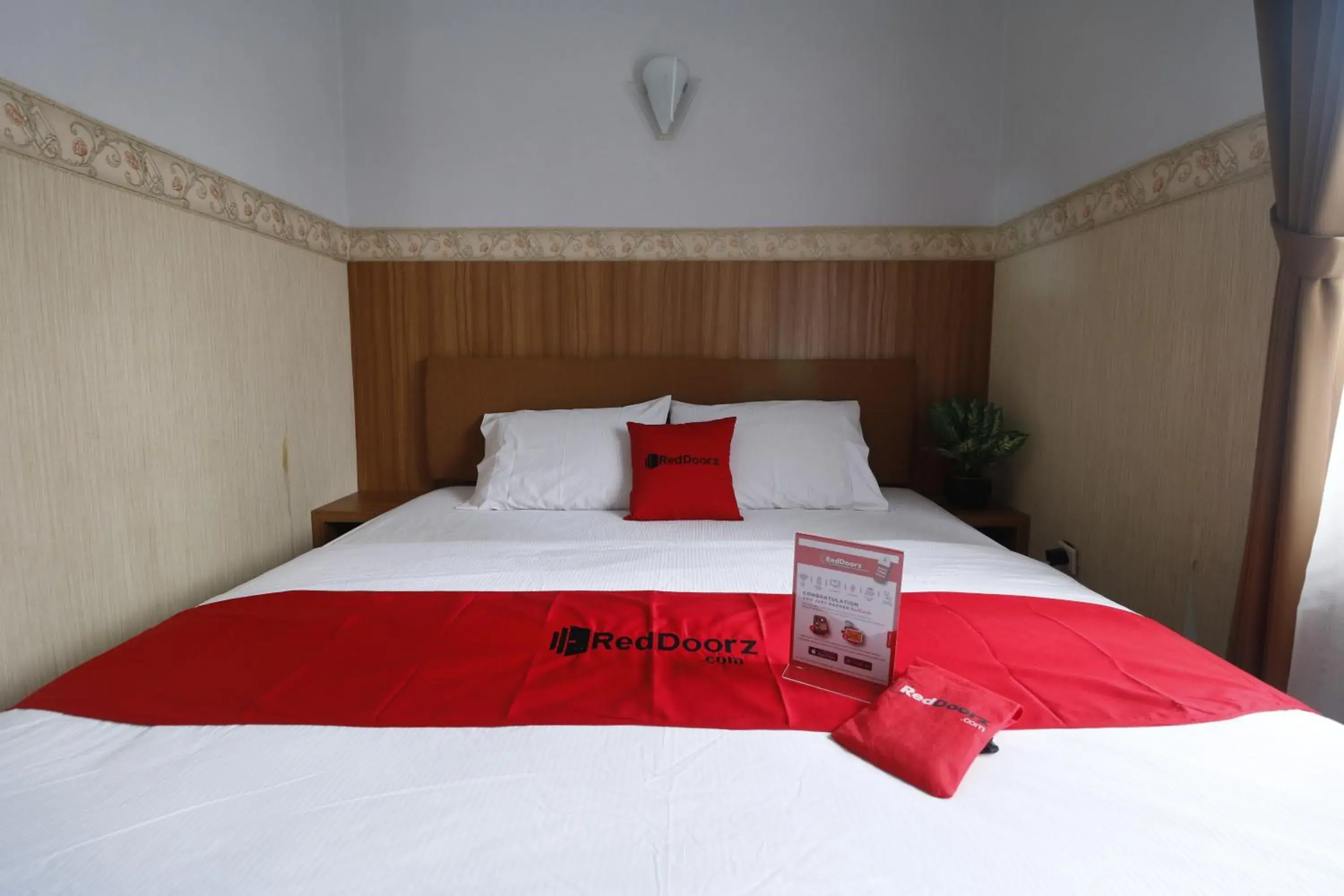 Bedroom, Bed in RedDoorz Plus near Undip Tembalang Bedroom, Bed in RedDoorz Plus near Undip Tembalang