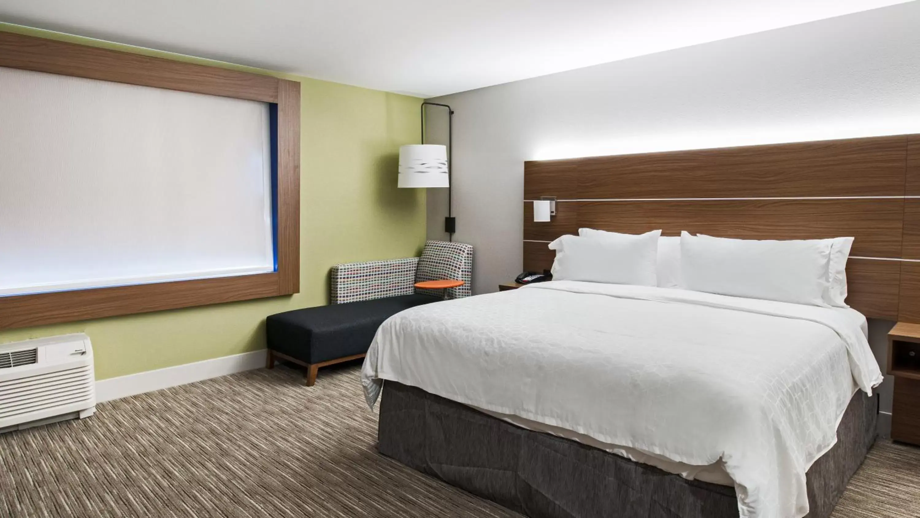 Bed in Holiday Inn Express & Suites Racine, an IHG Hotel