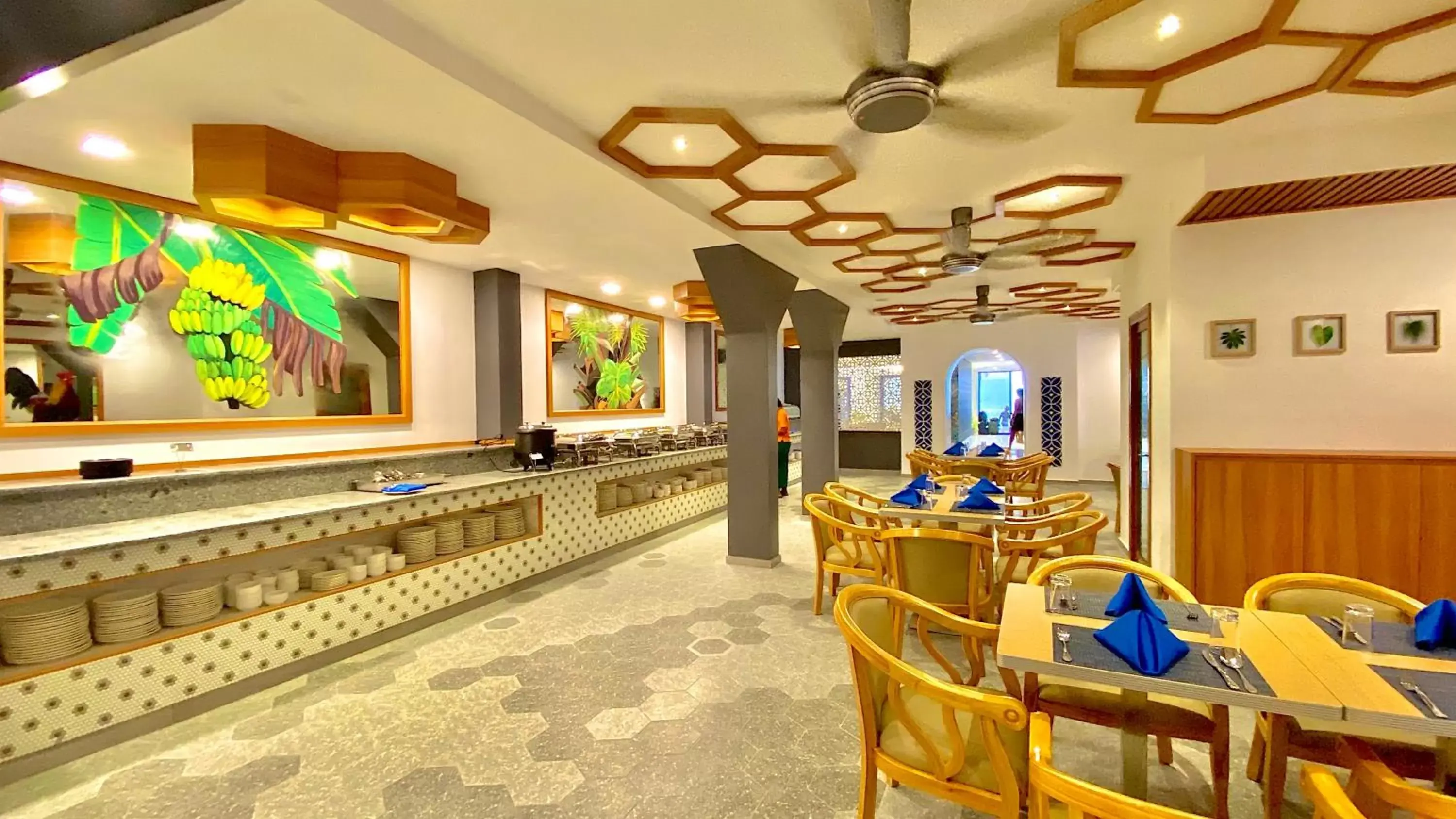 Restaurant/places to eat, Lobby/Reception in Kaani Palm Beach